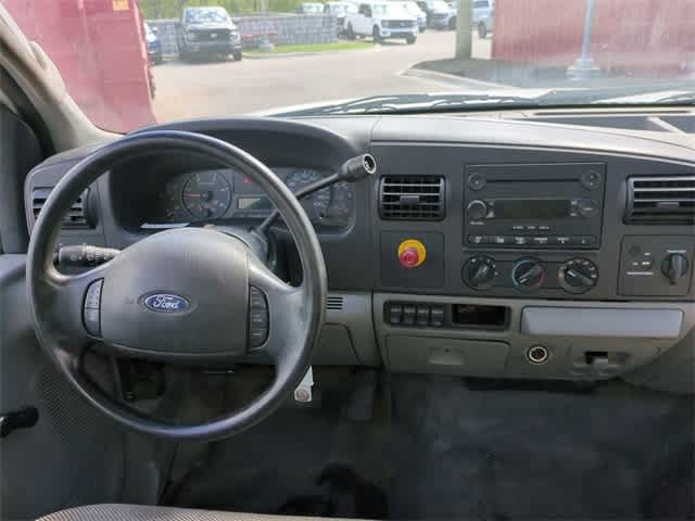 2005 Ford Econoline E-550 14