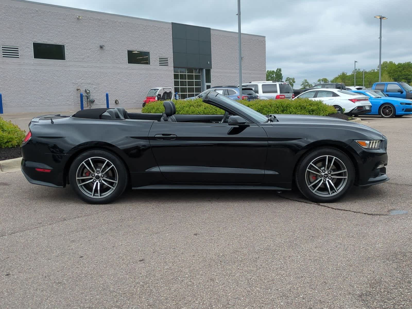 Thumbnail: 2017 Ford Mustang - 9