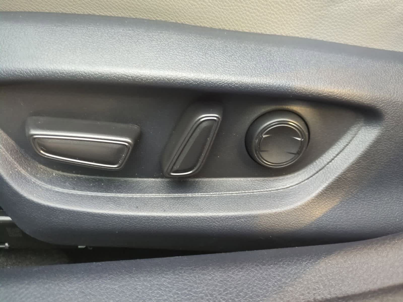 Thumbnail: 2025 Toyota Camry - 18