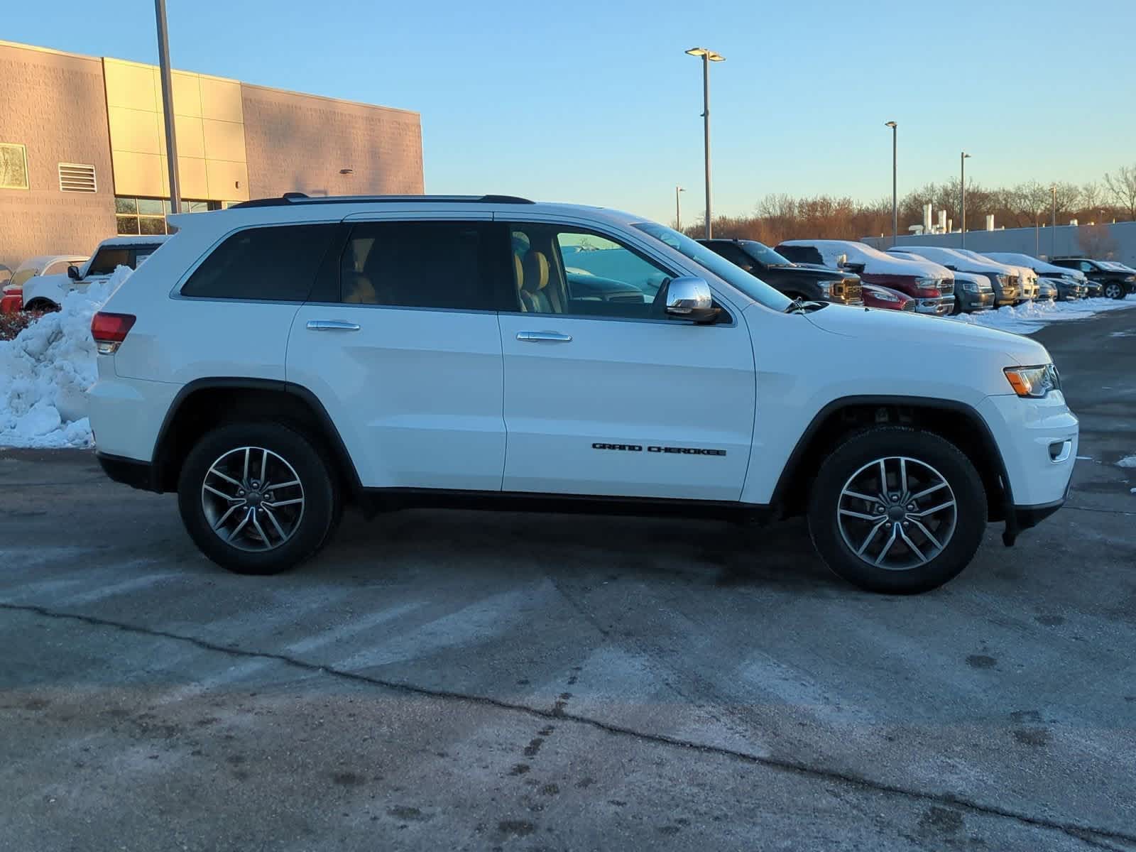 Thumbnail: 2020 Jeep Grand Cherokee - 9