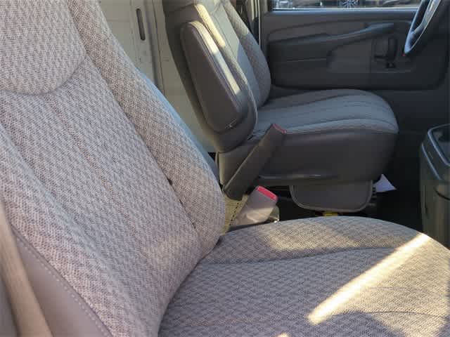 Thumbnail: 2009 GMC Savana - 19