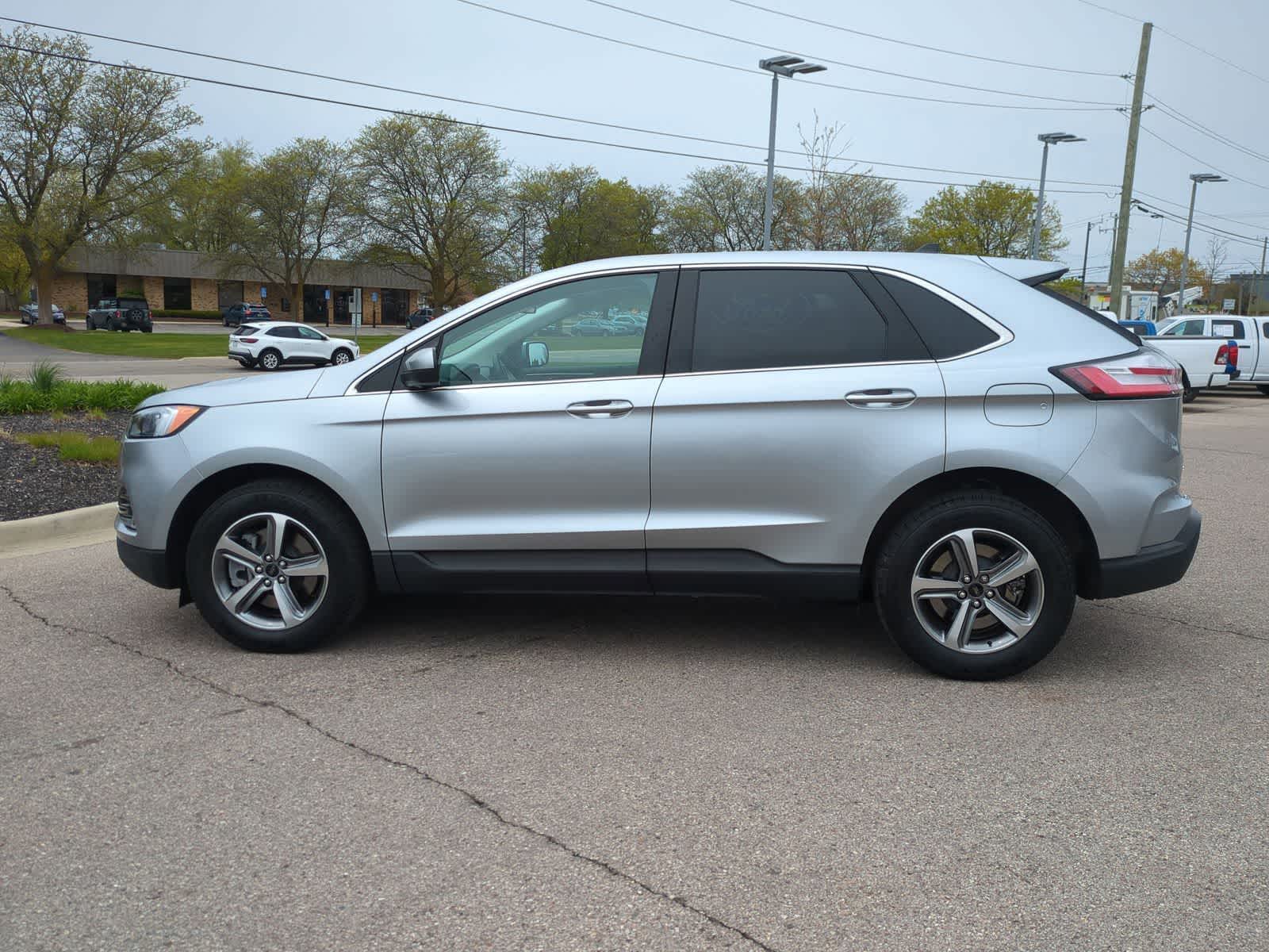 Thumbnail: 2023 Ford Edge - 5