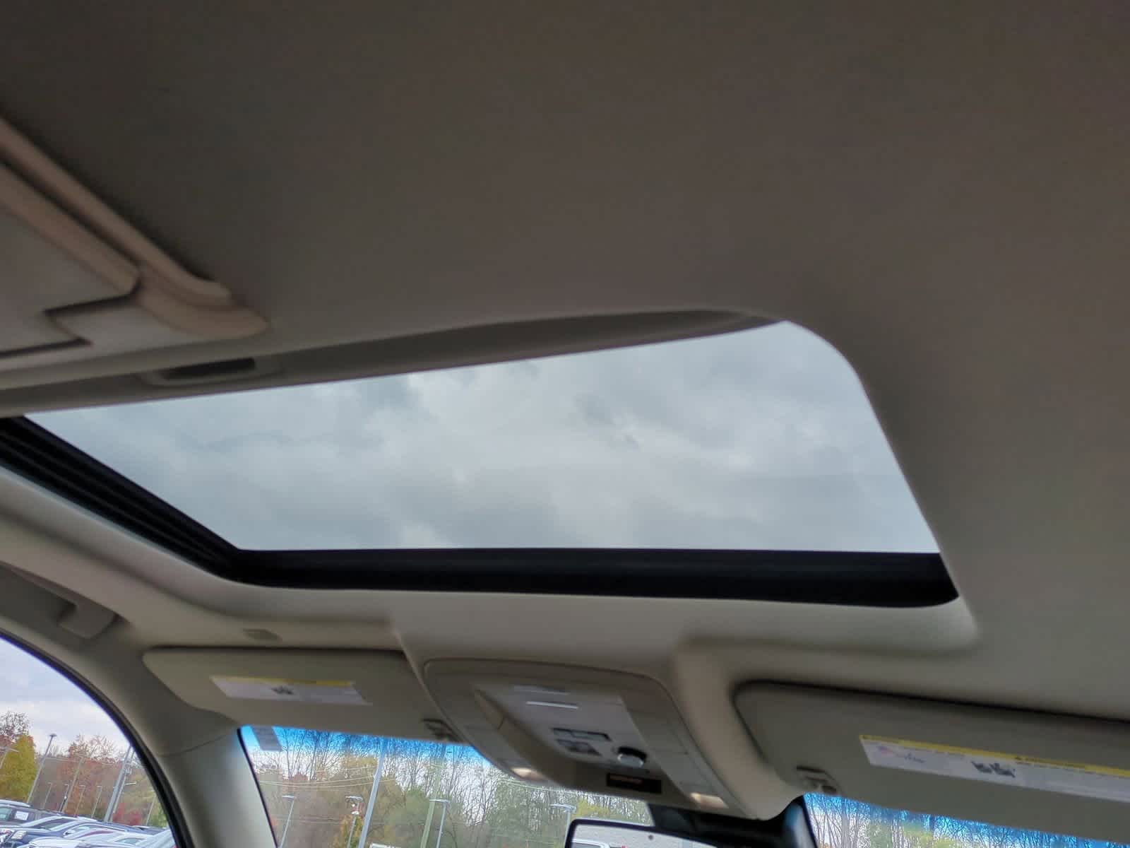 Thumbnail: 2020 GMC Yukon XL - 24