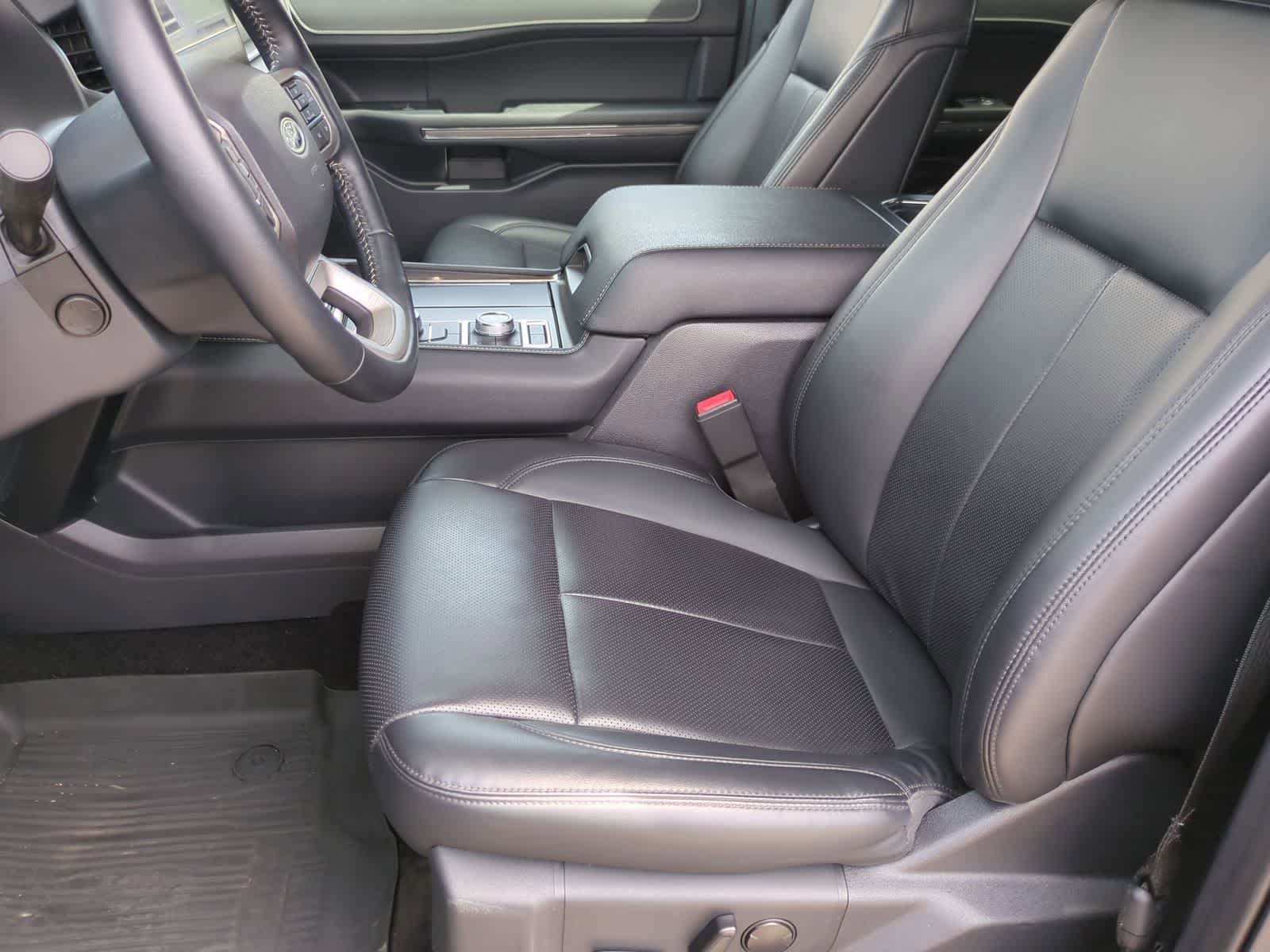Thumbnail: 2022 Ford Expedition - 16