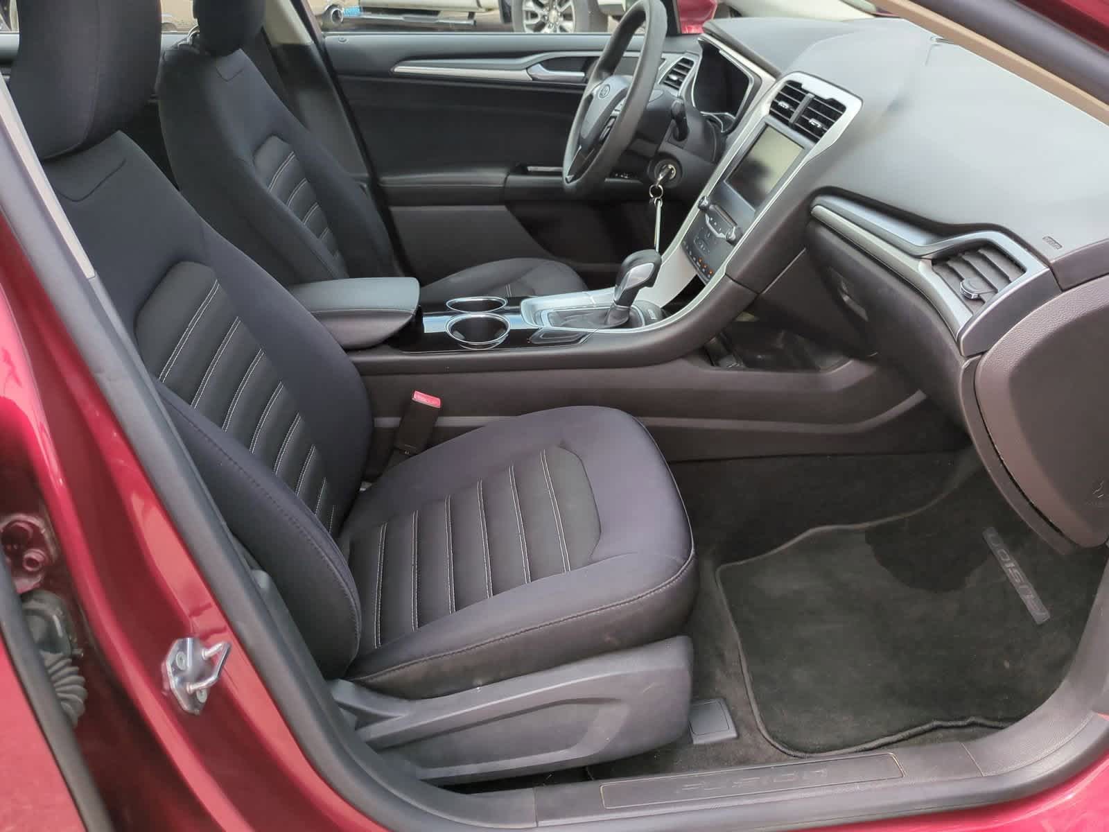 Thumbnail: 2013 Ford Fusion - 20