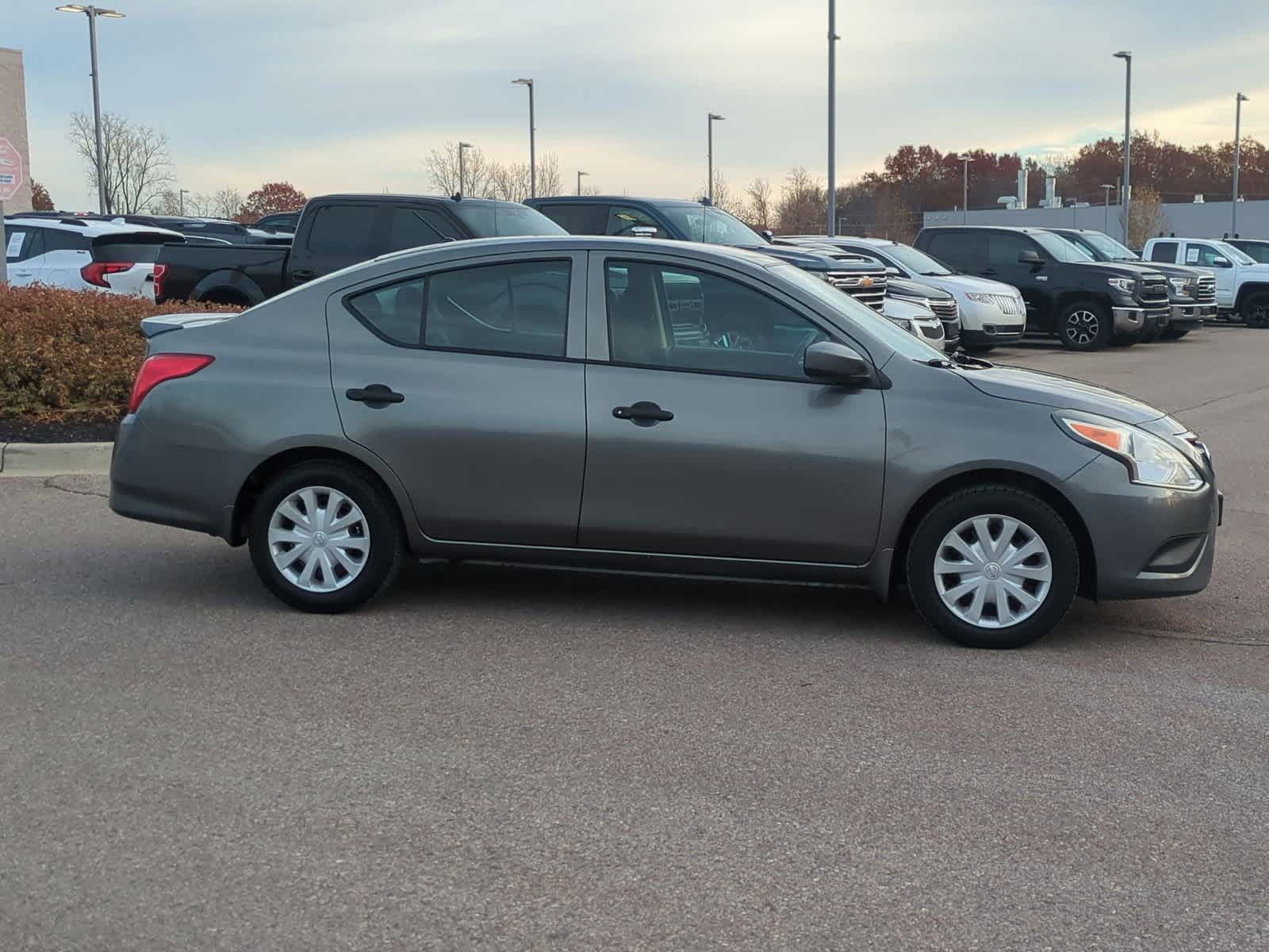 Thumbnail: 2017 Nissan Versa - 9