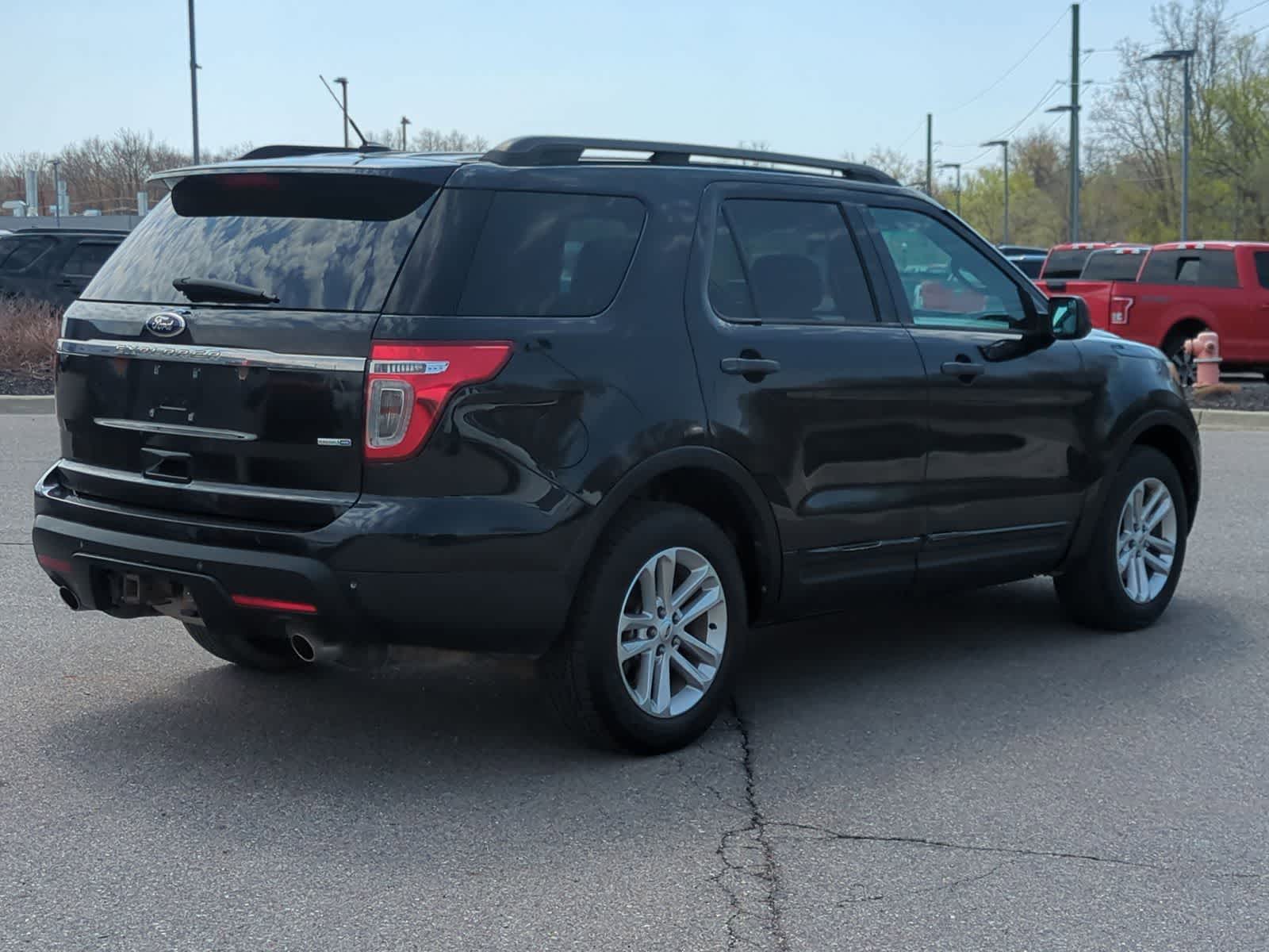 Thumbnail: 2015 Ford Explorer - 8