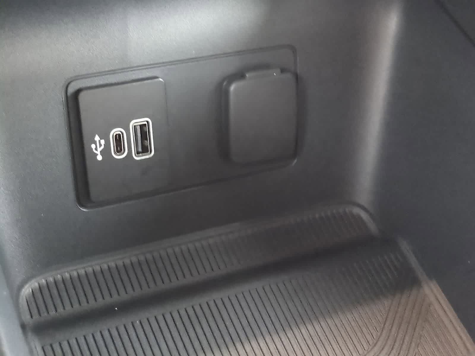 Thumbnail: 2026 Ford Explorer - 31