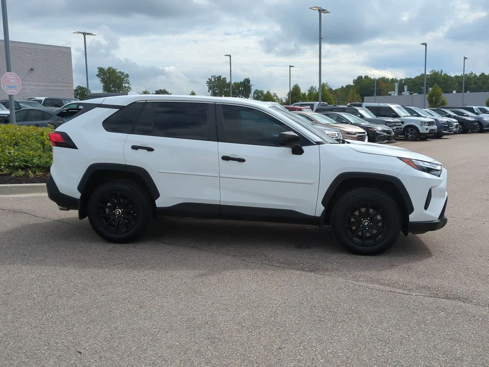 Thumbnail: 2023 Toyota RAV4 - 9