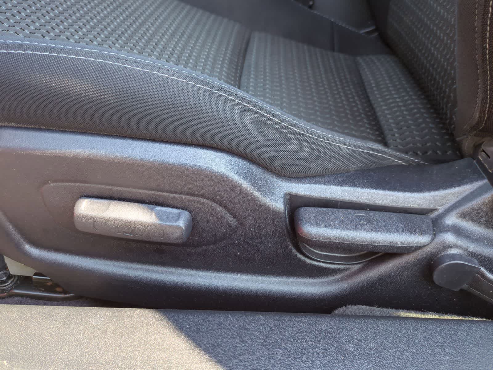 Thumbnail: 2012 Hyundai Genesis - 17