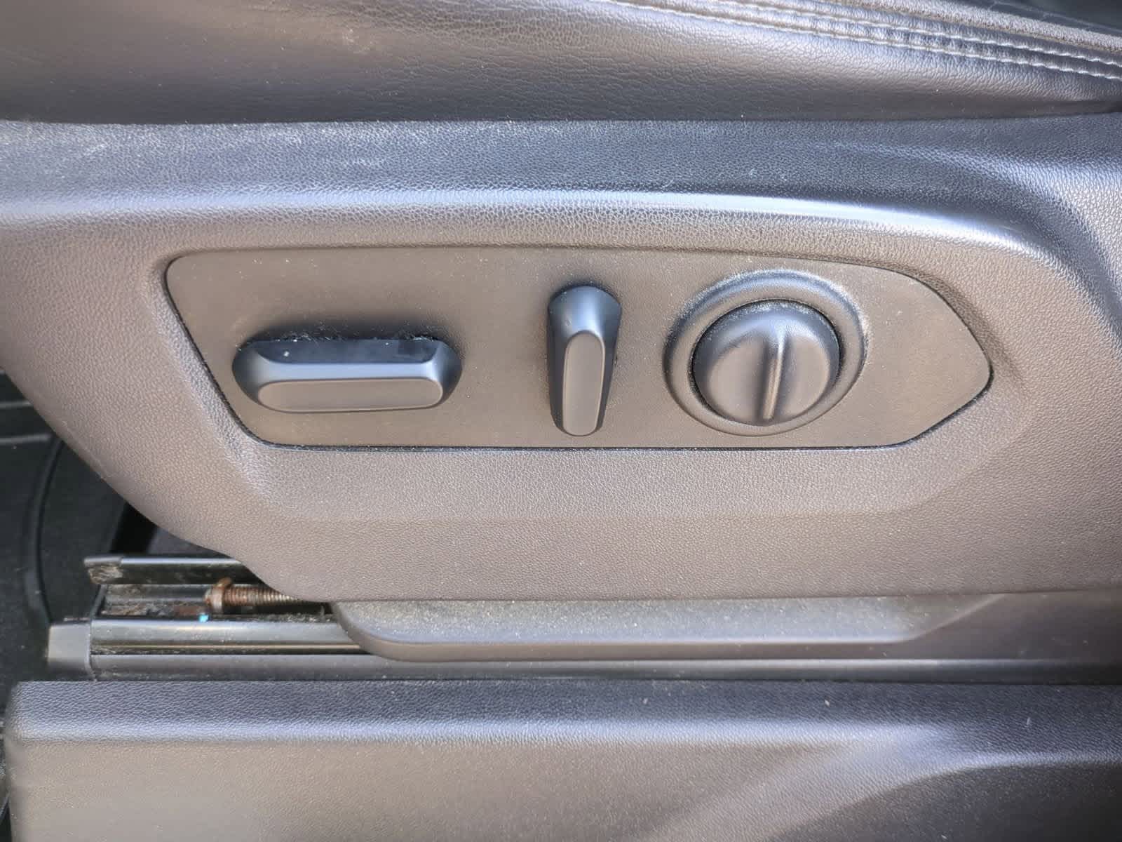 Thumbnail: 2019 Chevrolet Silverado 1500 - 17