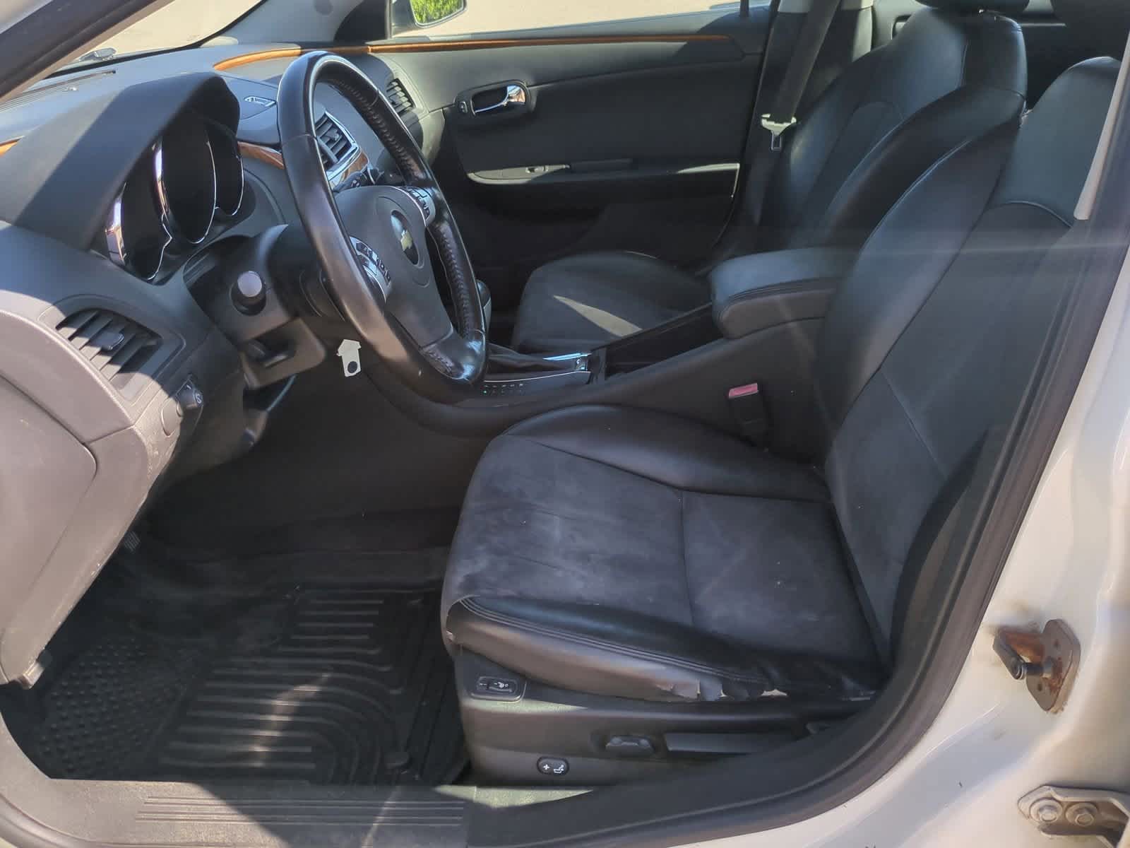 Thumbnail: 2010 Chevrolet Malibu - 14