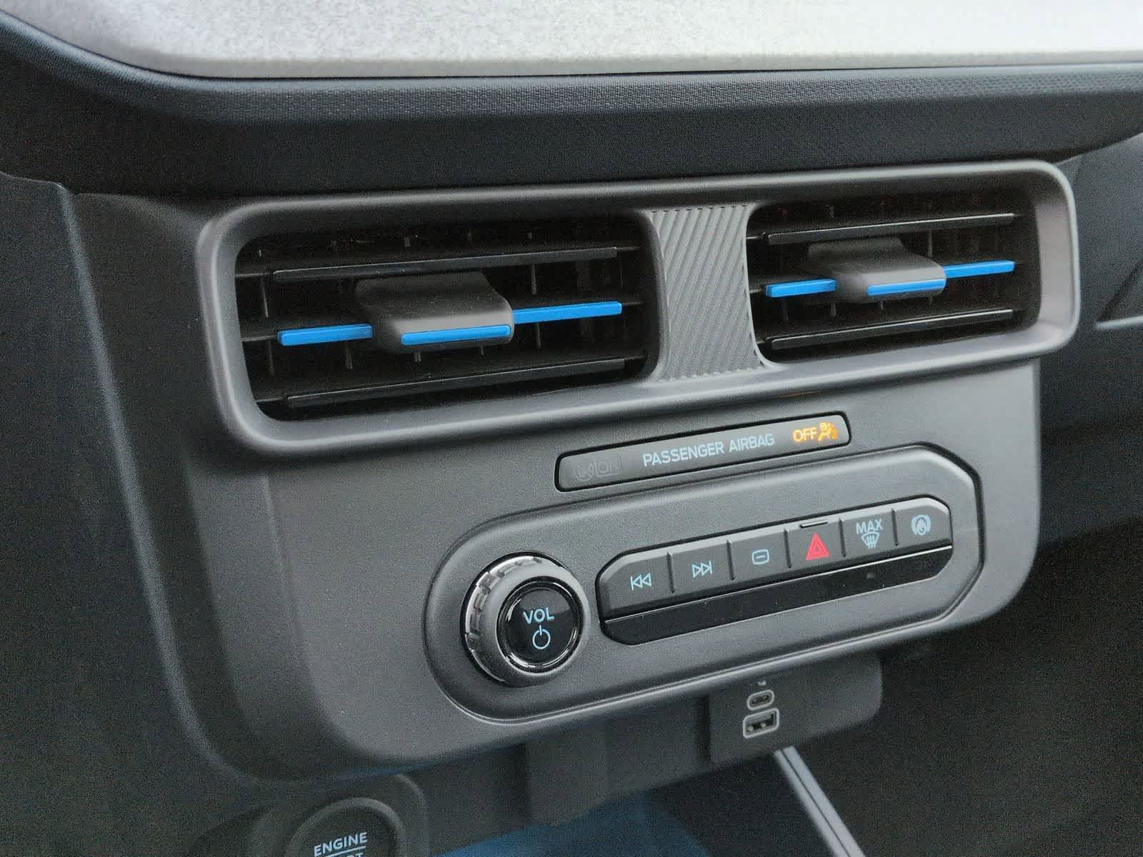 Thumbnail: 2025 Ford Maverick - 32