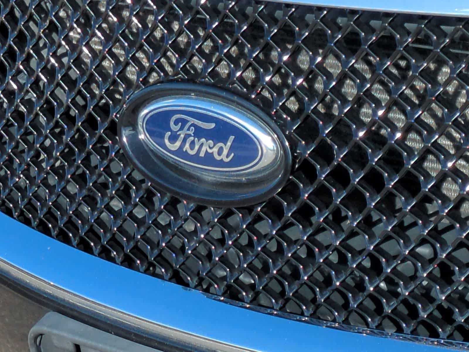 Thumbnail: 2015 Ford Taurus - 12