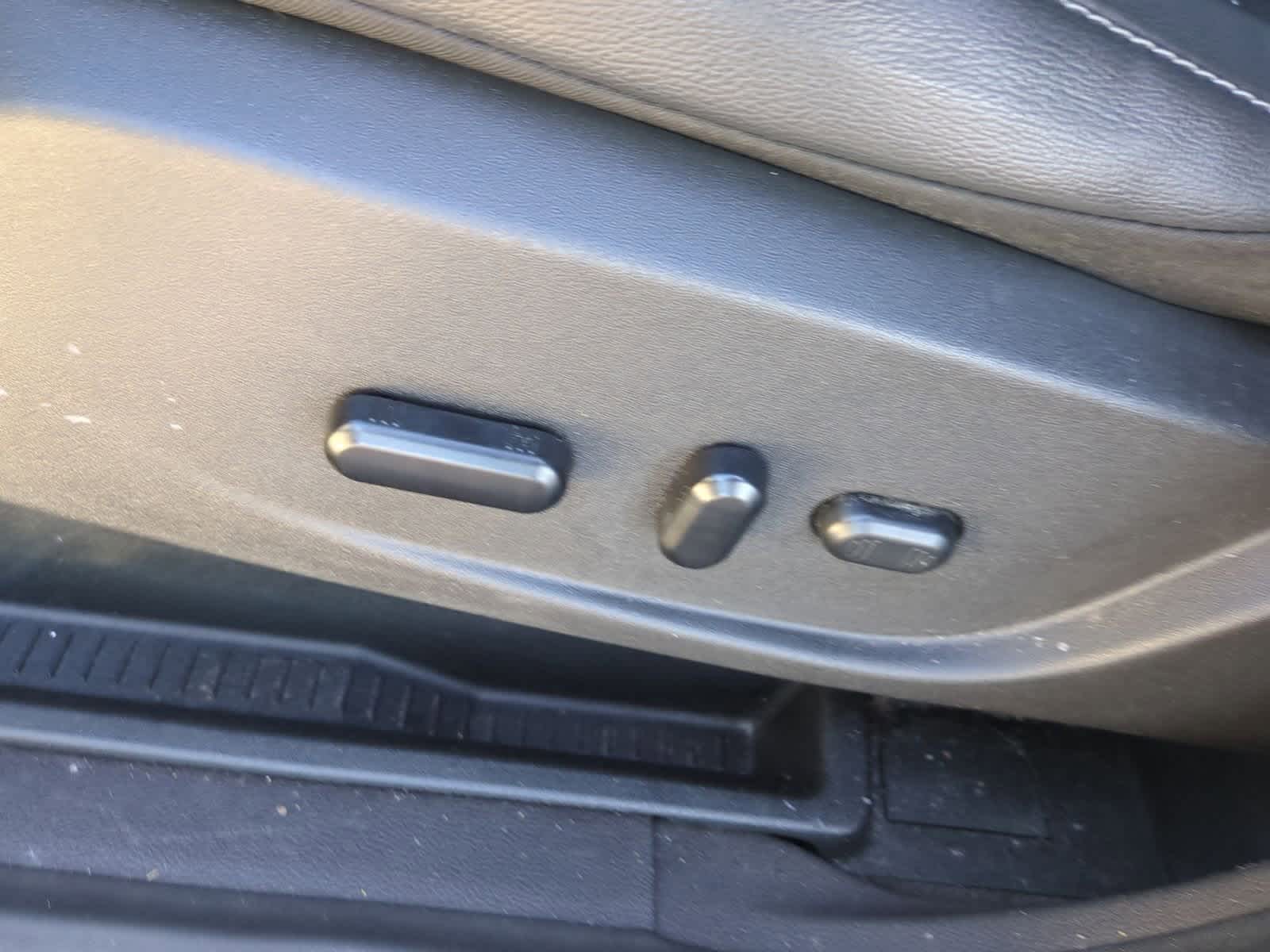 Thumbnail: 2019 Ford Escape - 17