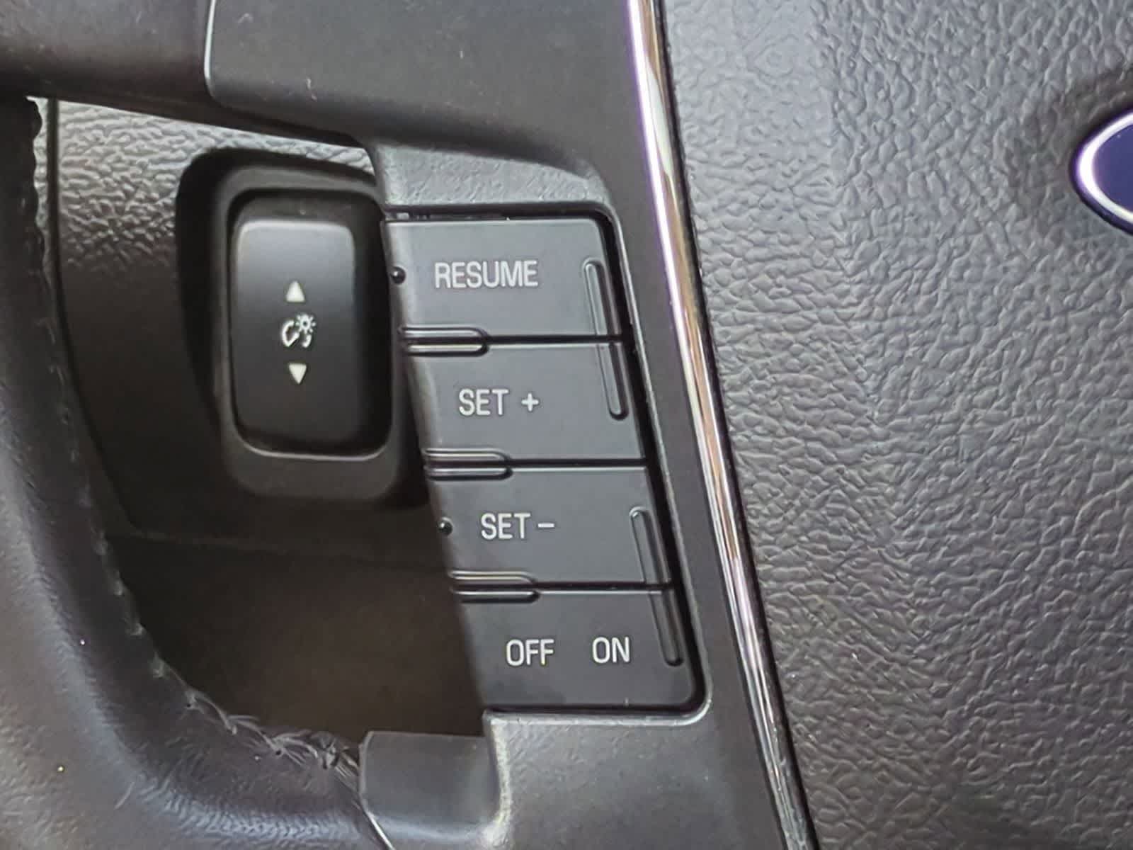 Thumbnail: 2011 Ford Taurus - 25