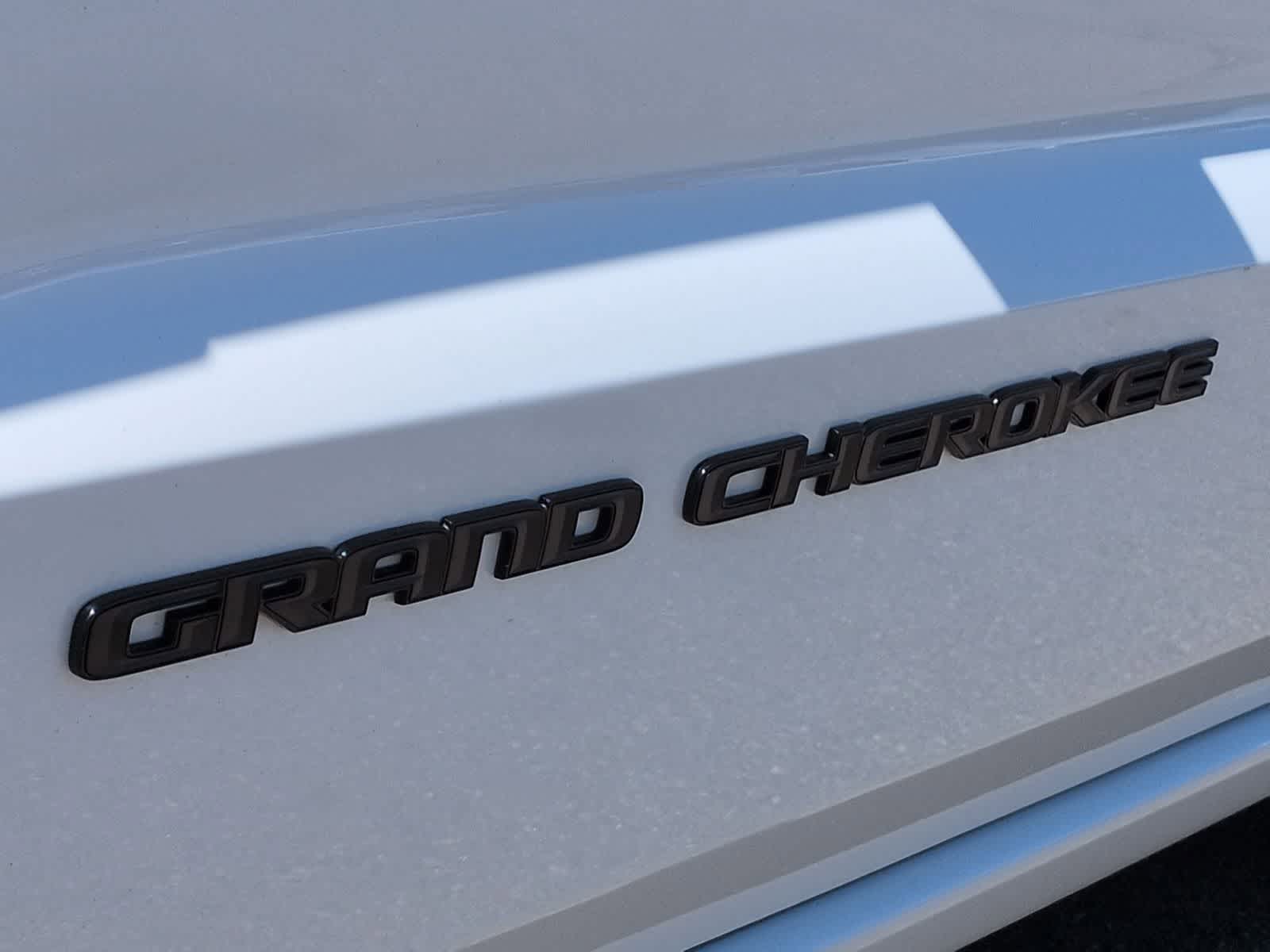 Thumbnail: 2020 Jeep Grand Cherokee - 13