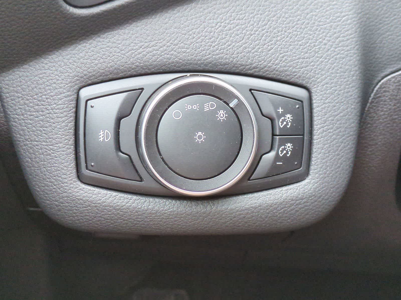 Thumbnail: 2016 Ford Escape - 28