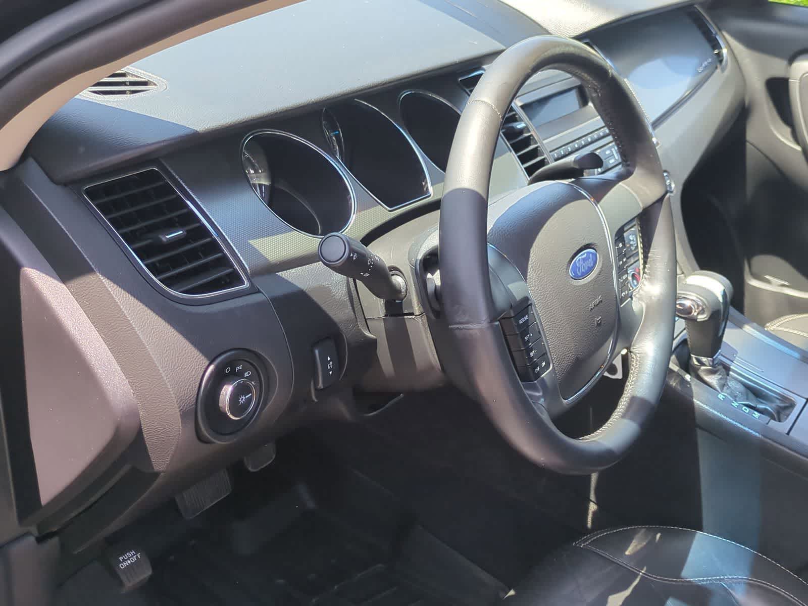 Thumbnail: 2011 Ford Taurus - 10