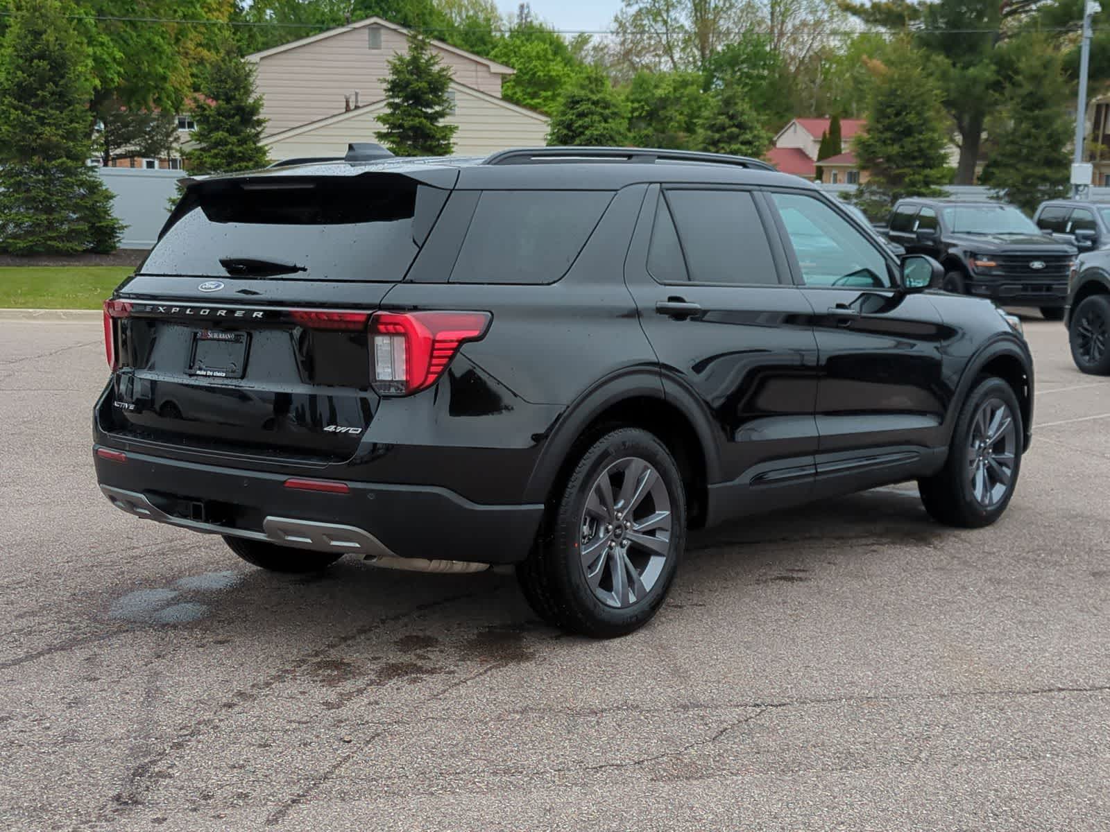 Thumbnail: 2026 Ford Explorer - 8