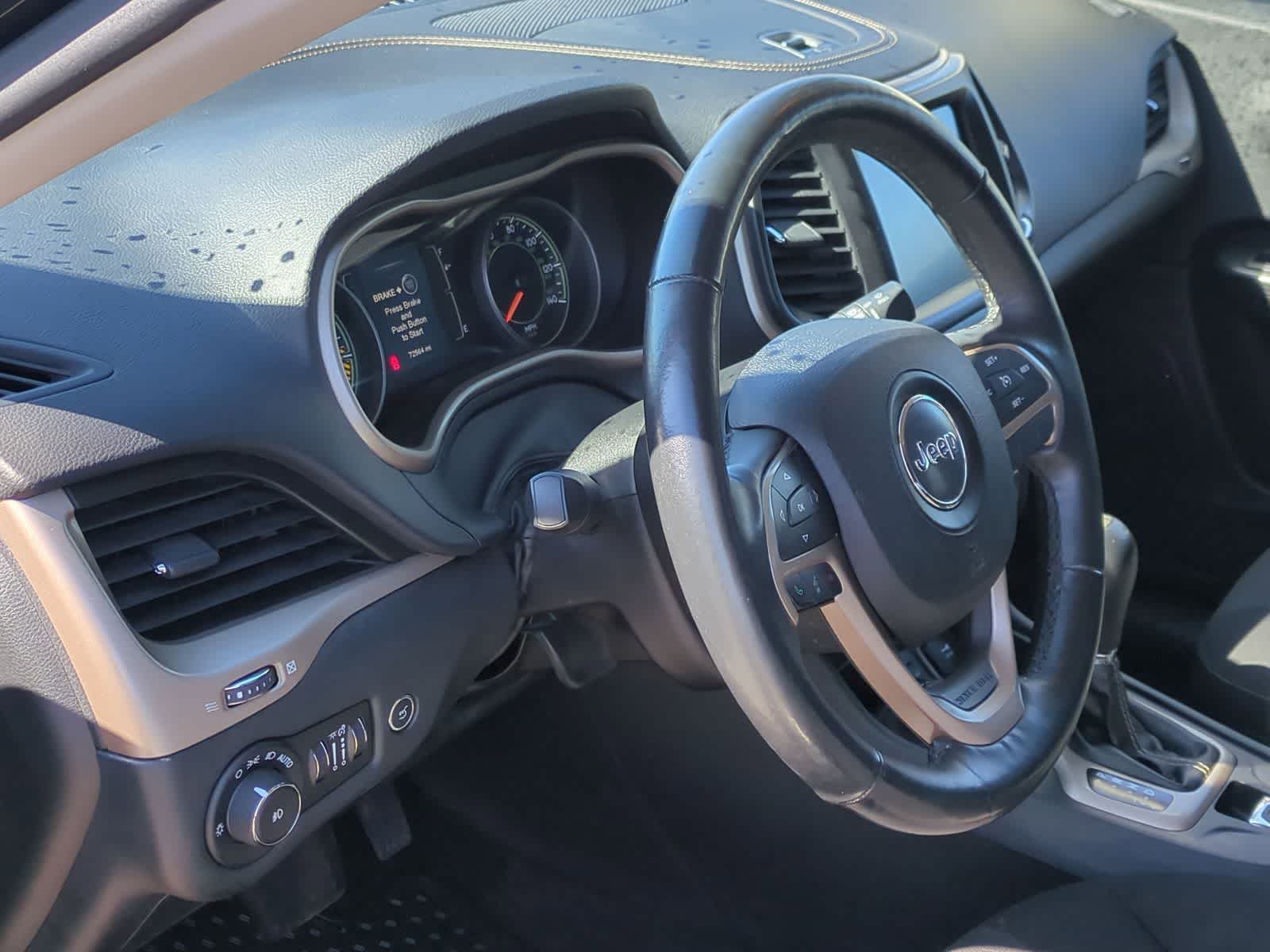 Thumbnail: 2016 Jeep Cherokee - 10