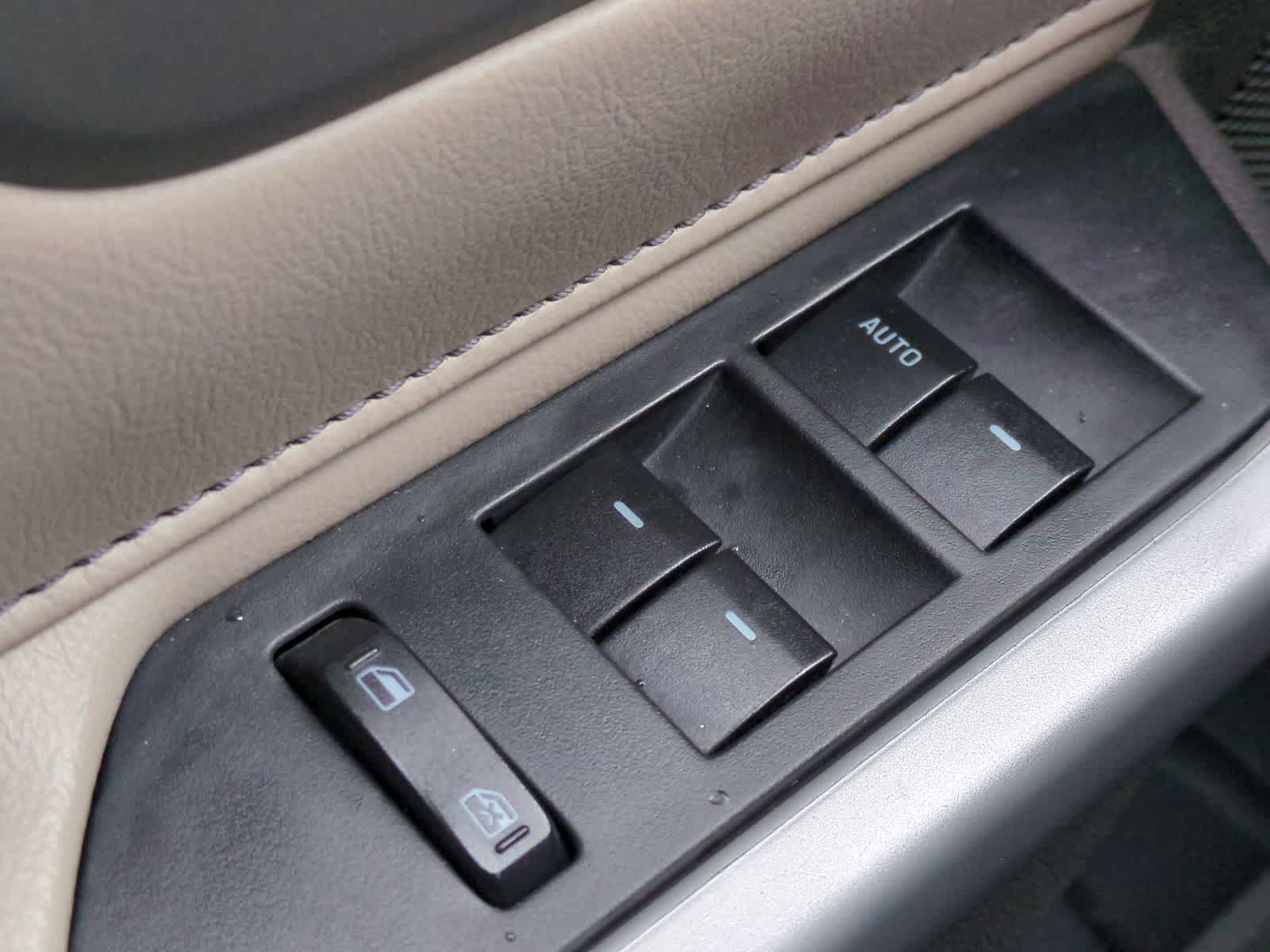 Thumbnail: 2011 Ford Edge - 30