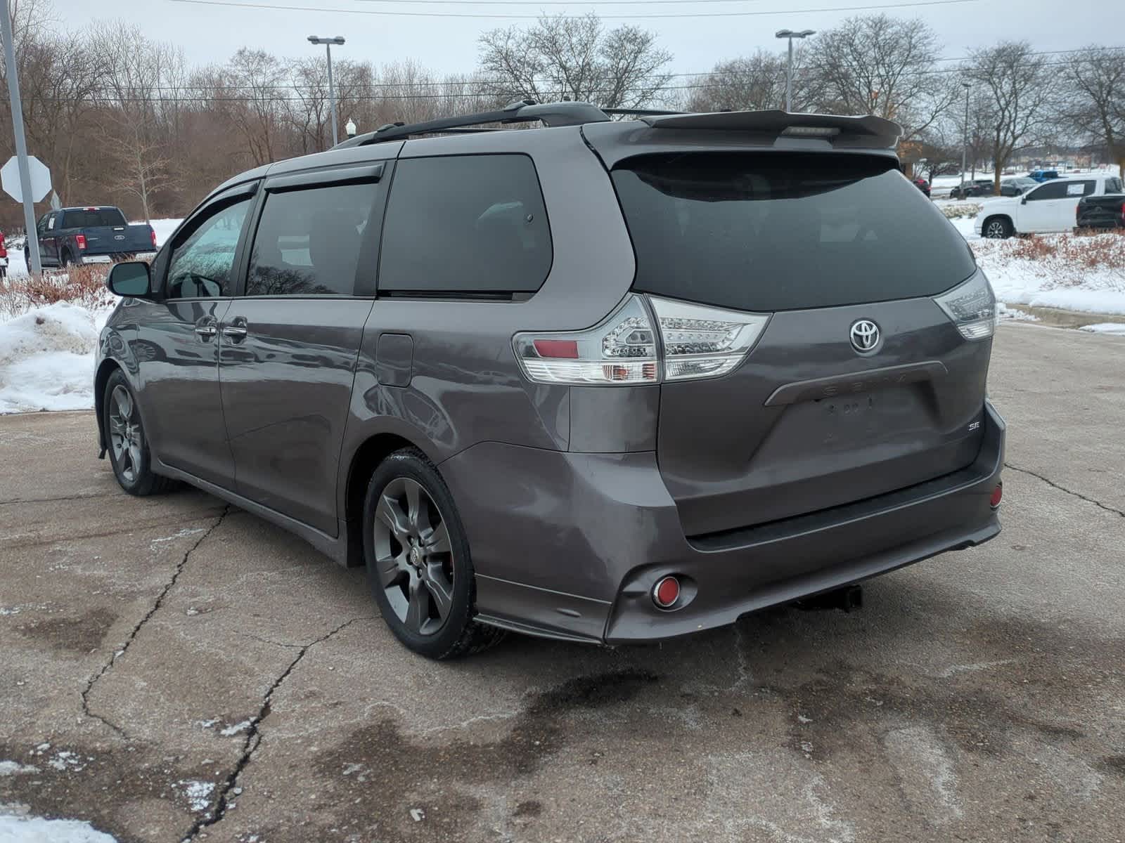 Thumbnail: 2015 Toyota Sienna - 6