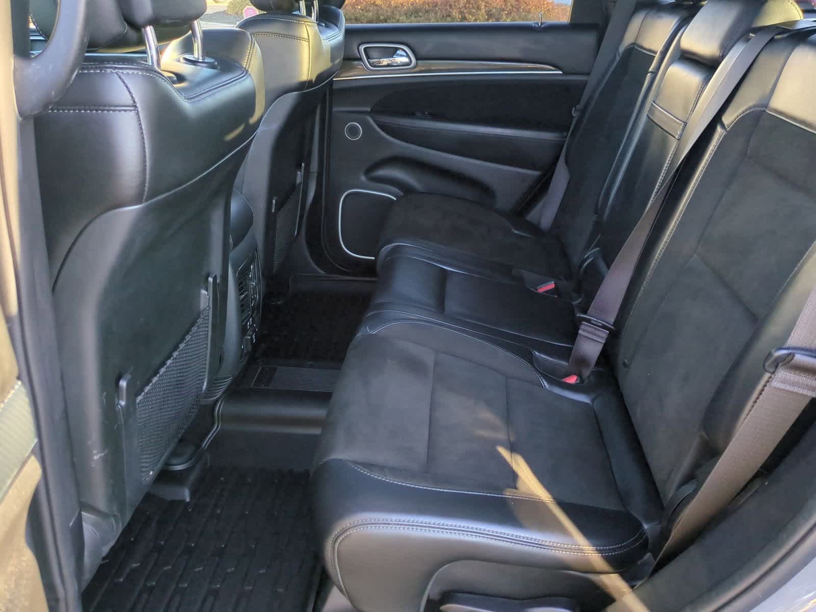 Thumbnail: 2019 Jeep Grand Cherokee - 20