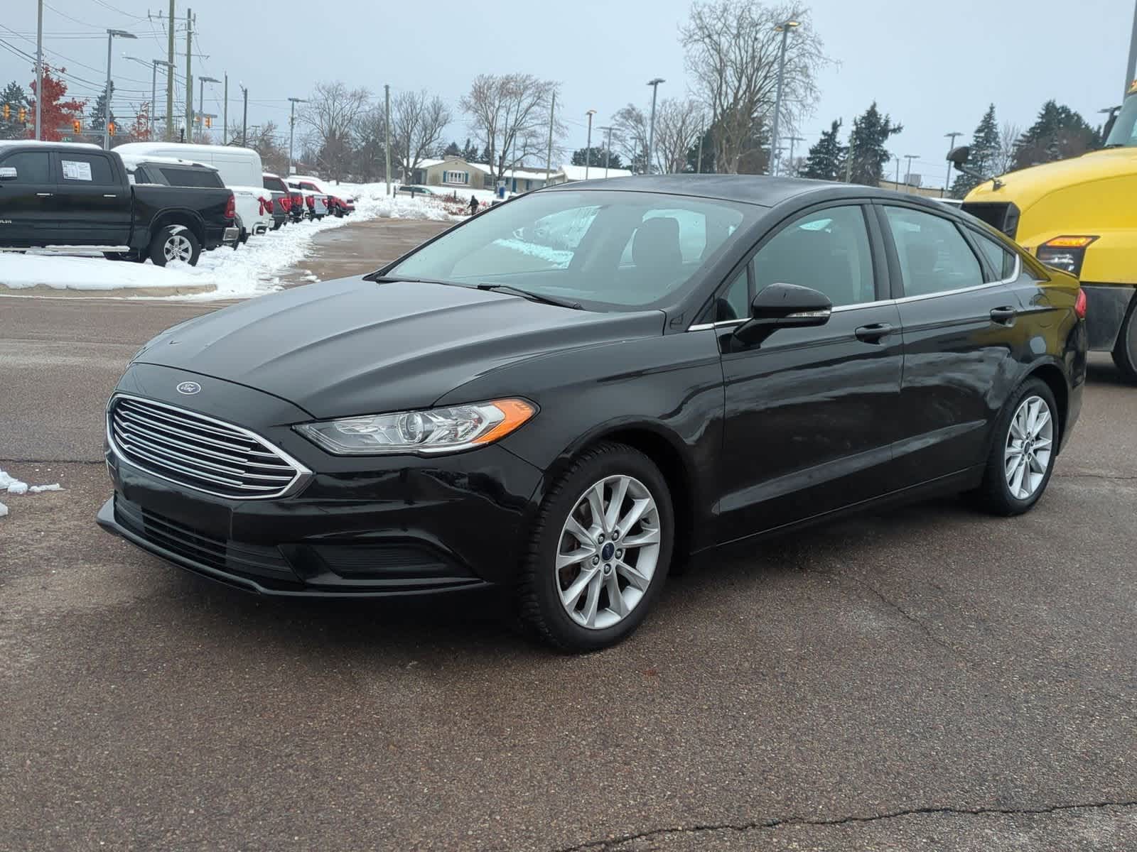 Thumbnail: 2017 Ford Fusion - 4