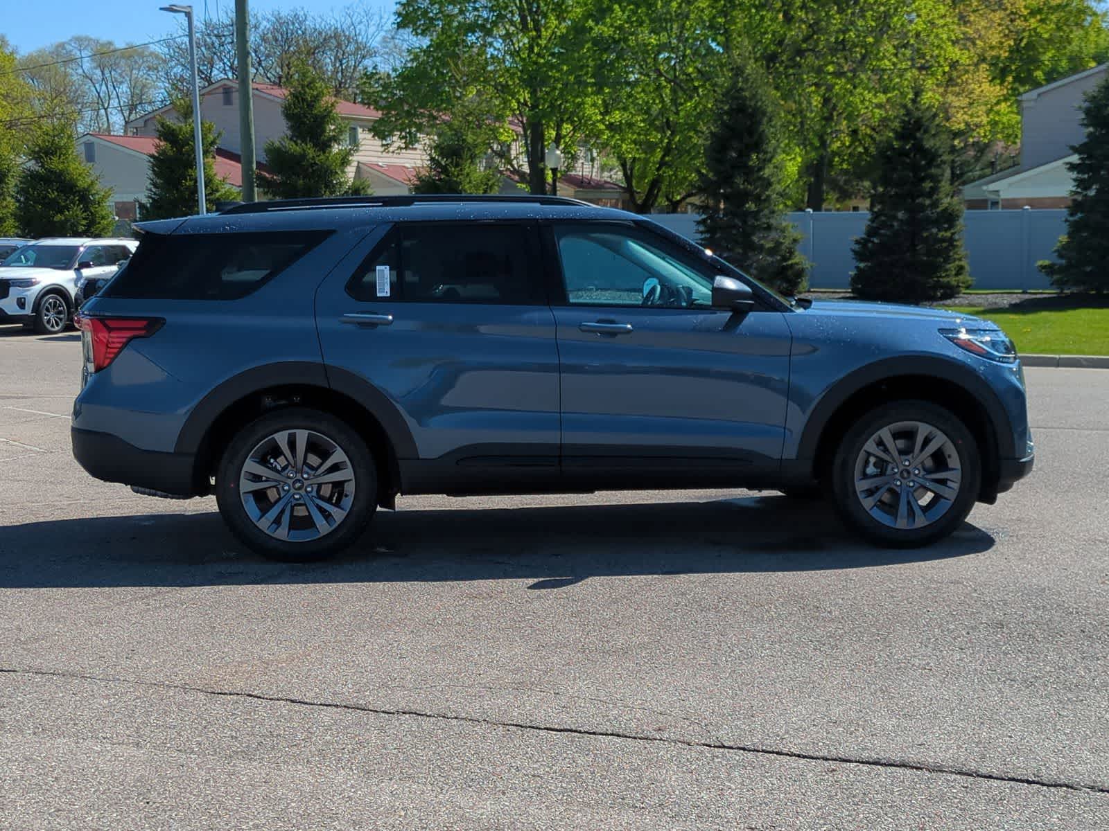 Thumbnail: 2026 Ford Explorer - 9