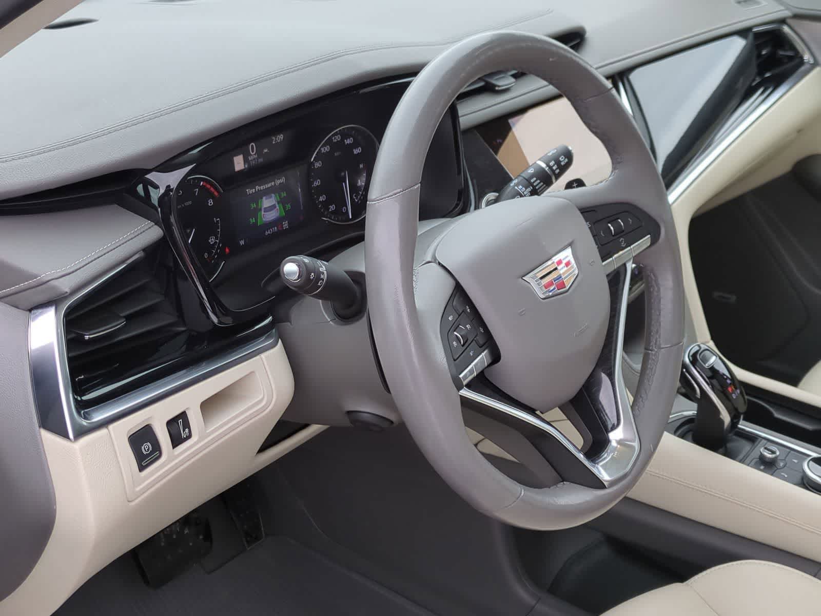 Thumbnail: 2022 Cadillac XT6 - 10