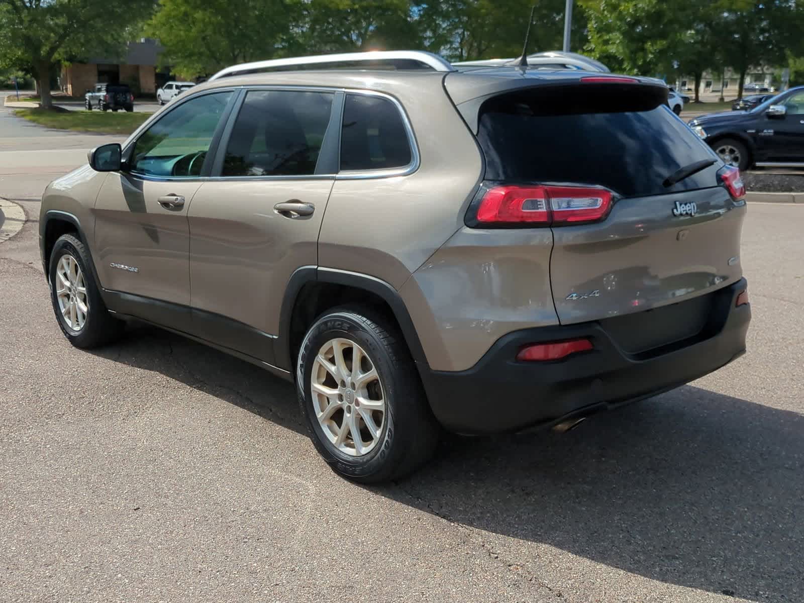 Thumbnail: 2017 Jeep Cherokee - 6