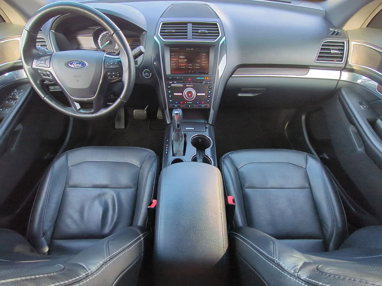 Thumbnail: 2016 Ford Explorer - 15