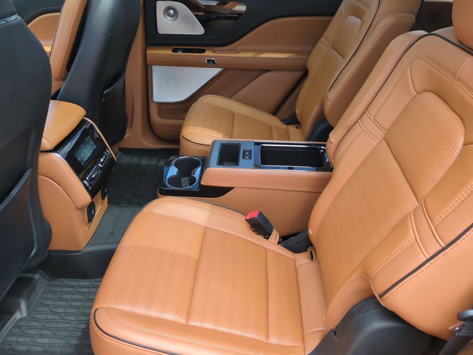 Thumbnail: 2021 Lincoln Aviator - 20