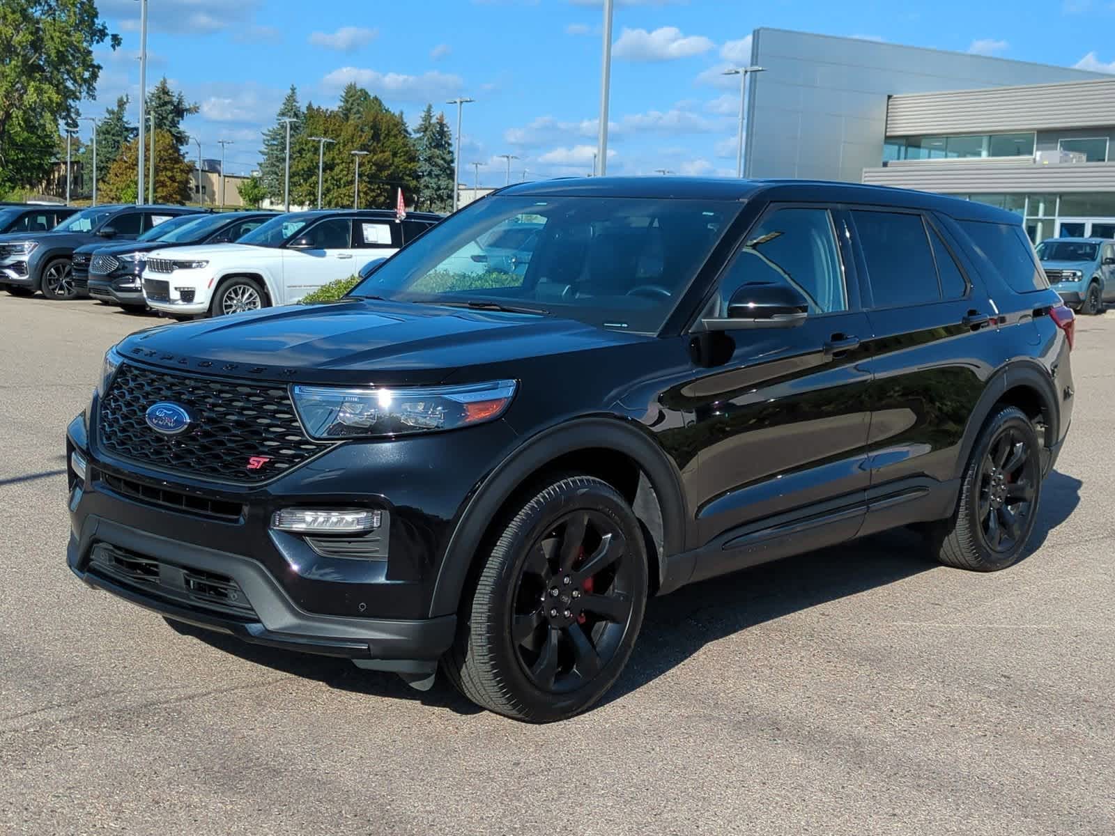 2022 Ford Explorer ST photo 2