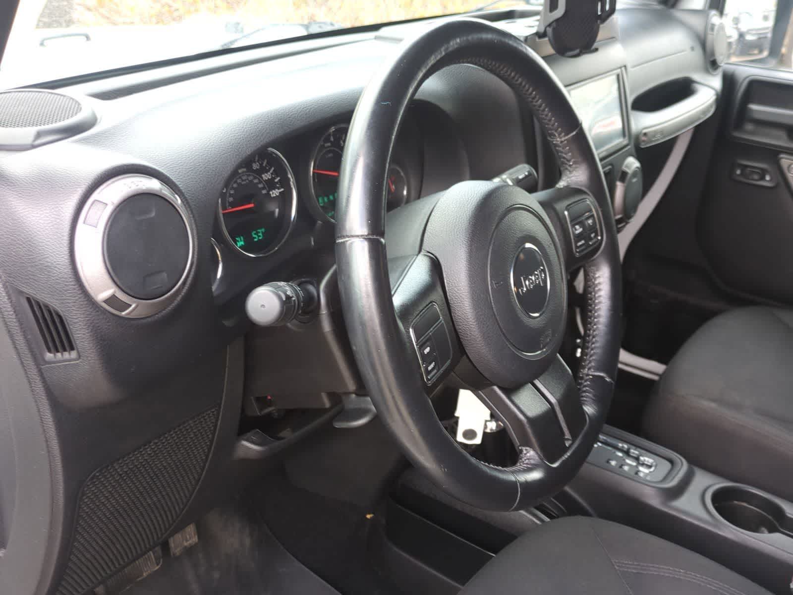 Thumbnail: 2016 Jeep Wrangler - 10