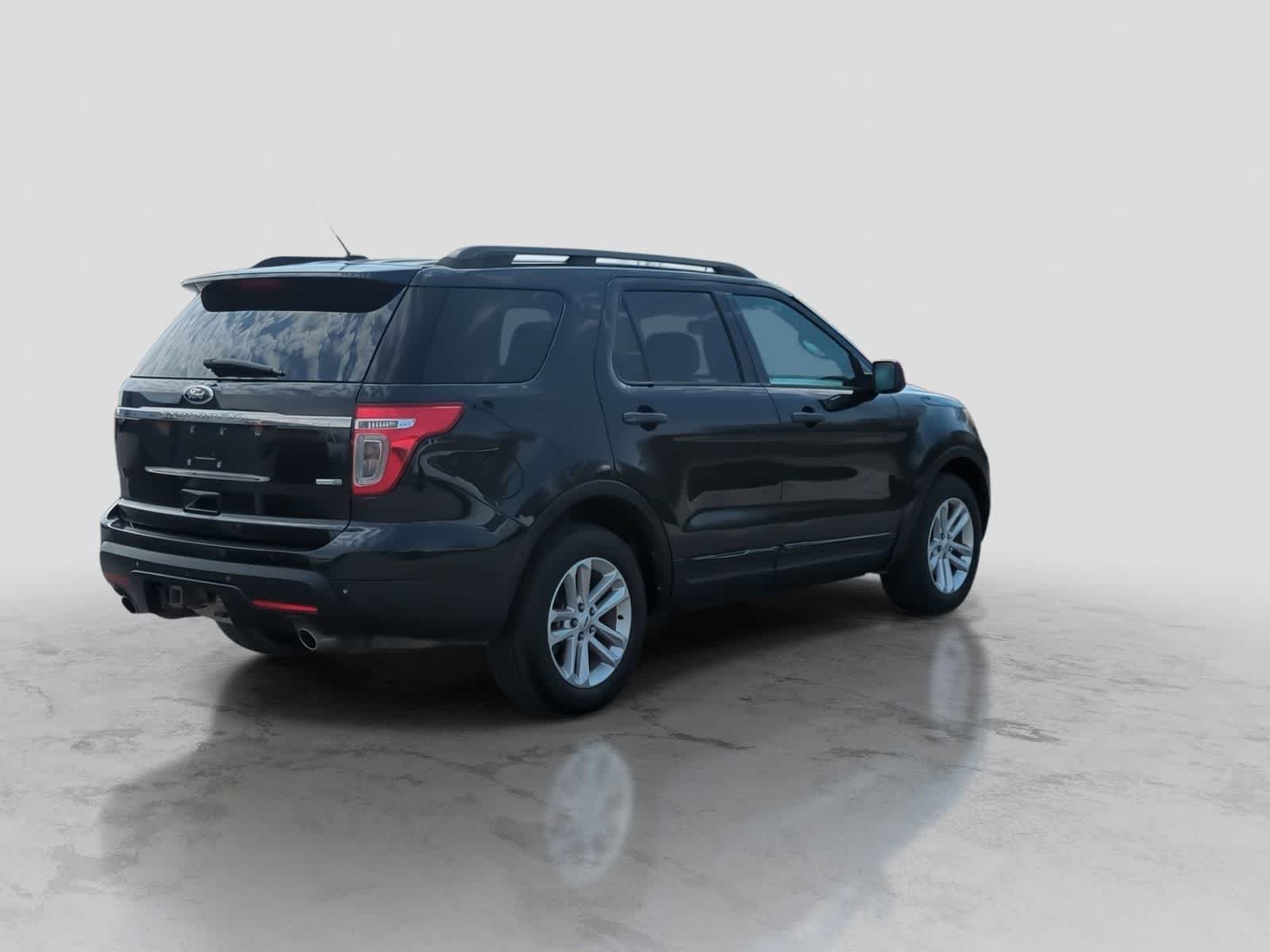 Thumbnail: 2015 Ford Explorer - 8