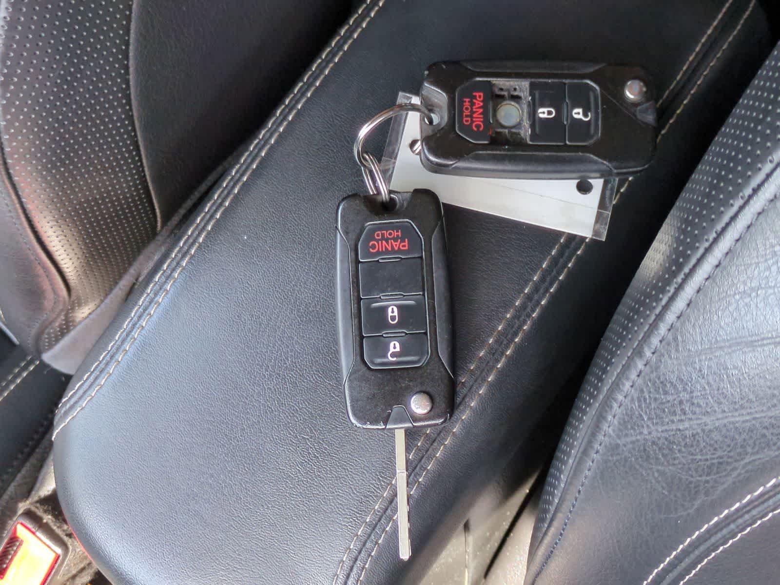 Thumbnail: 2015 Jeep Renegade - 34