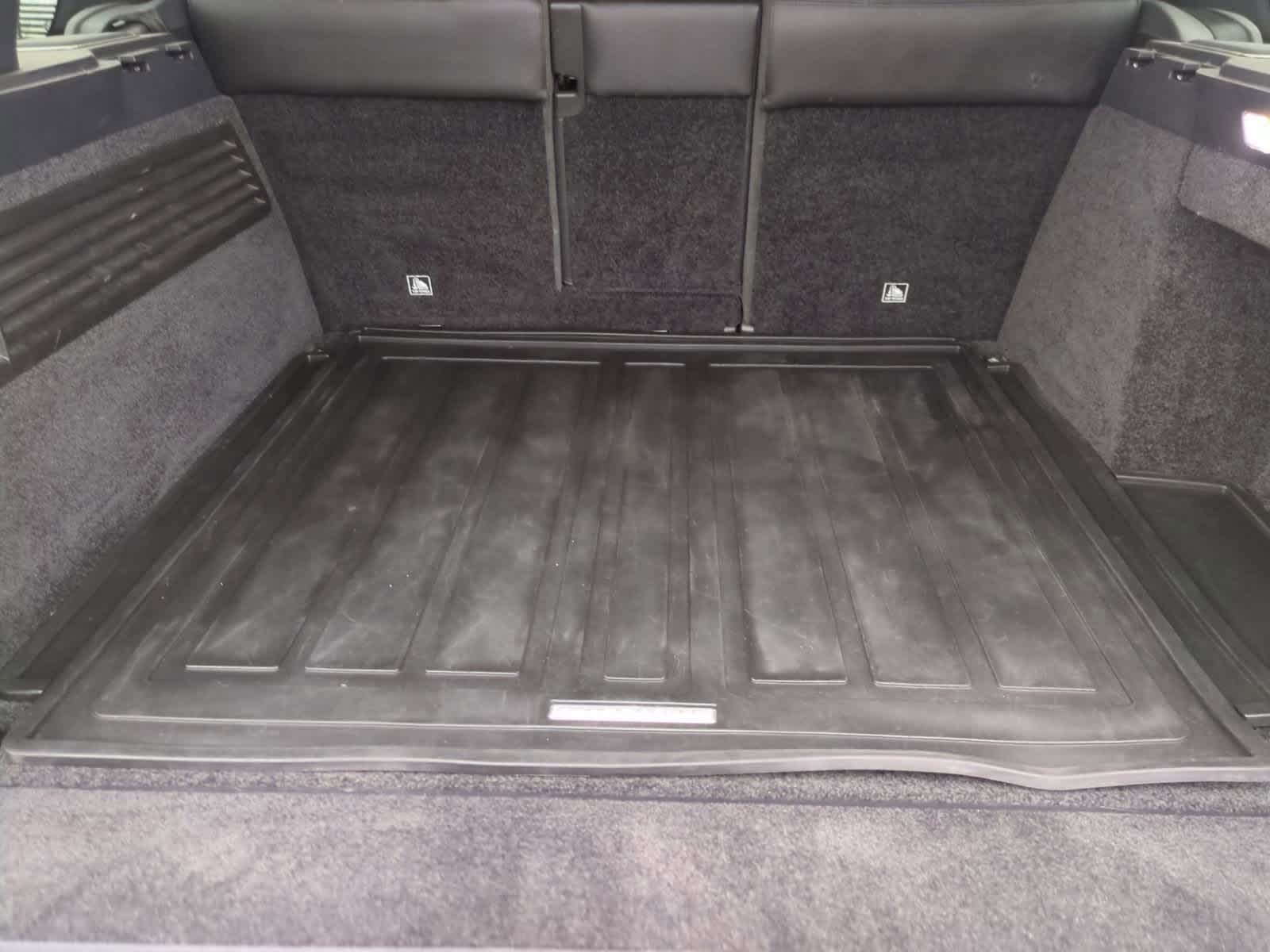 Thumbnail: 2018 Land Rover Range Rover - 36