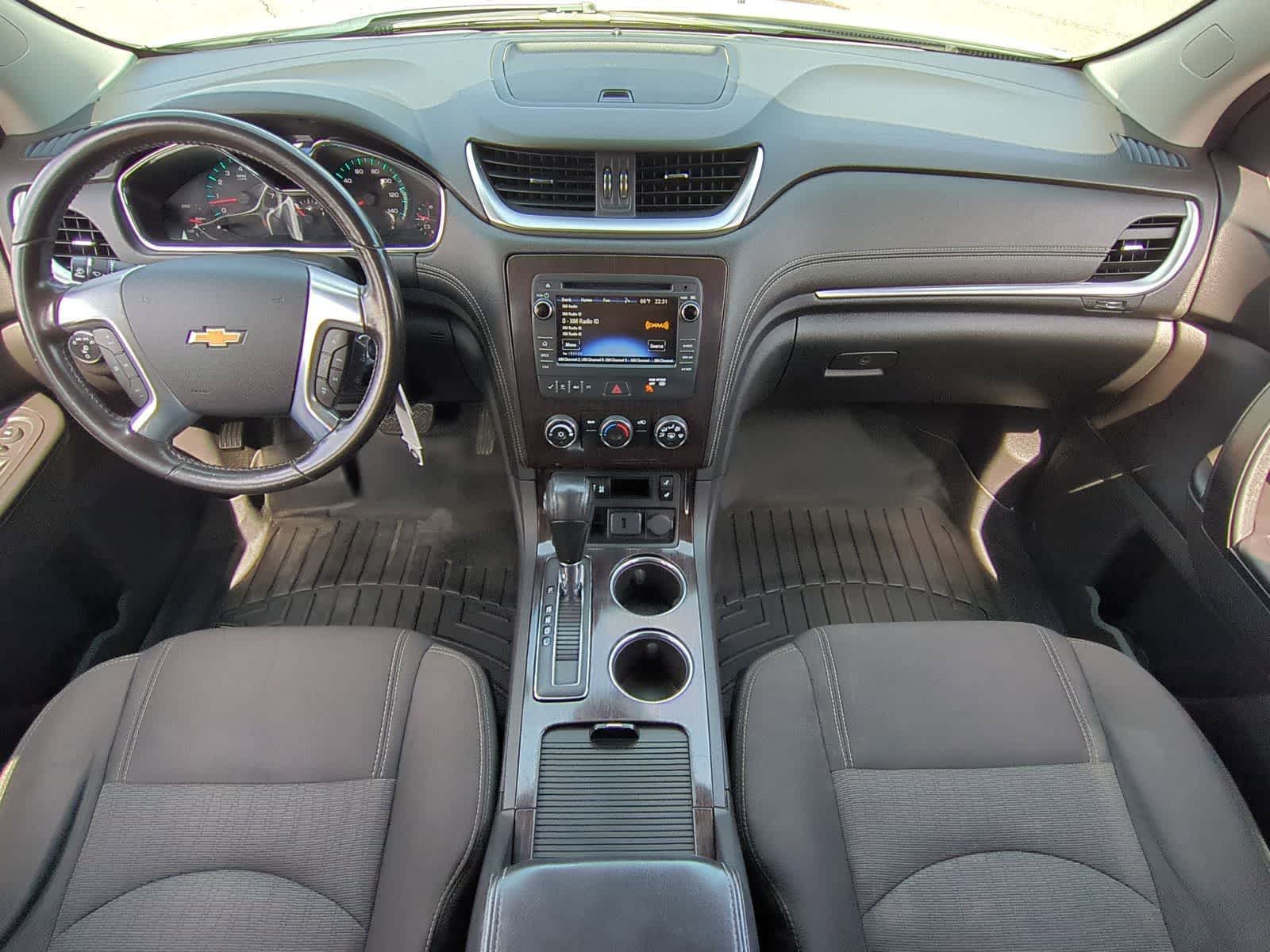 Thumbnail: 2015 Chevrolet Traverse - 16