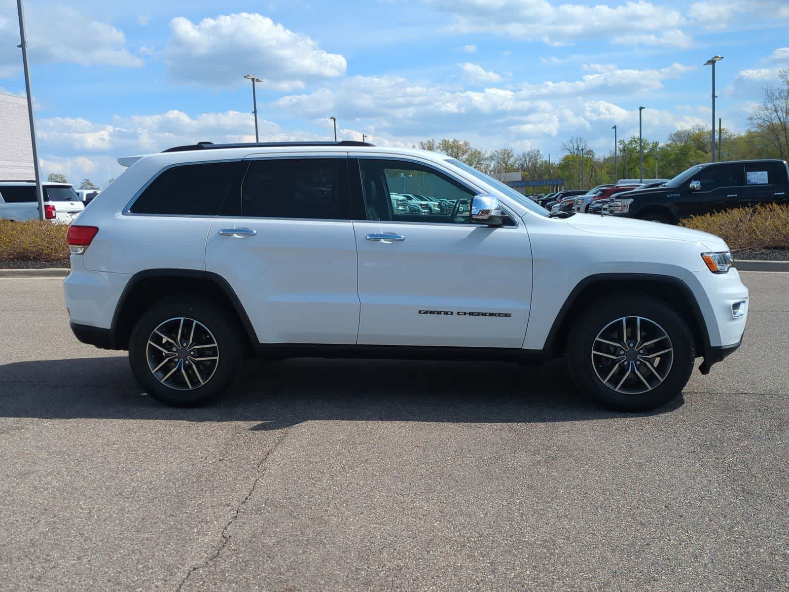 Thumbnail: 2019 Jeep Grand Cherokee - 9