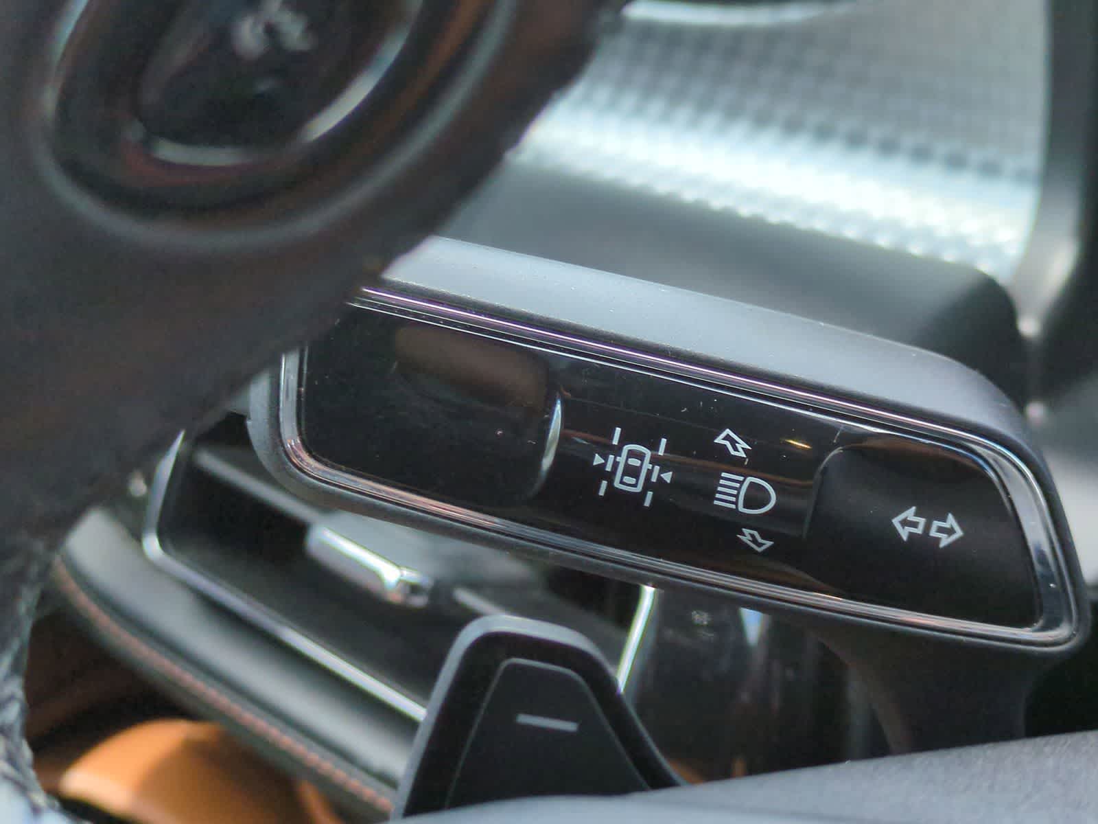 Thumbnail: 2021 Lincoln Aviator - 28