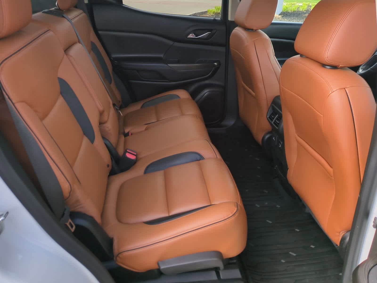 Thumbnail: 2017 GMC Acadia - 21