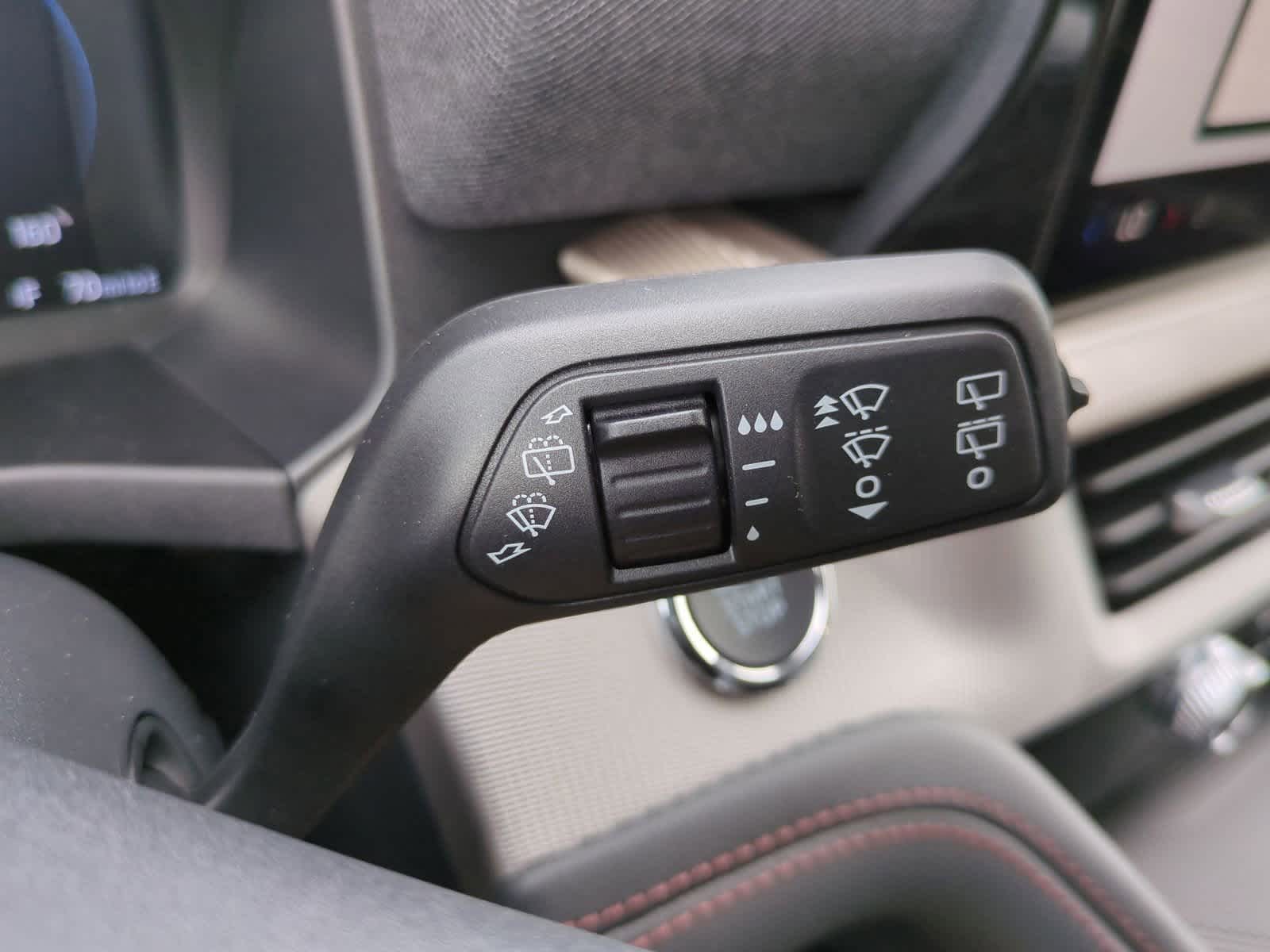2025 Ford Explorer Active 26