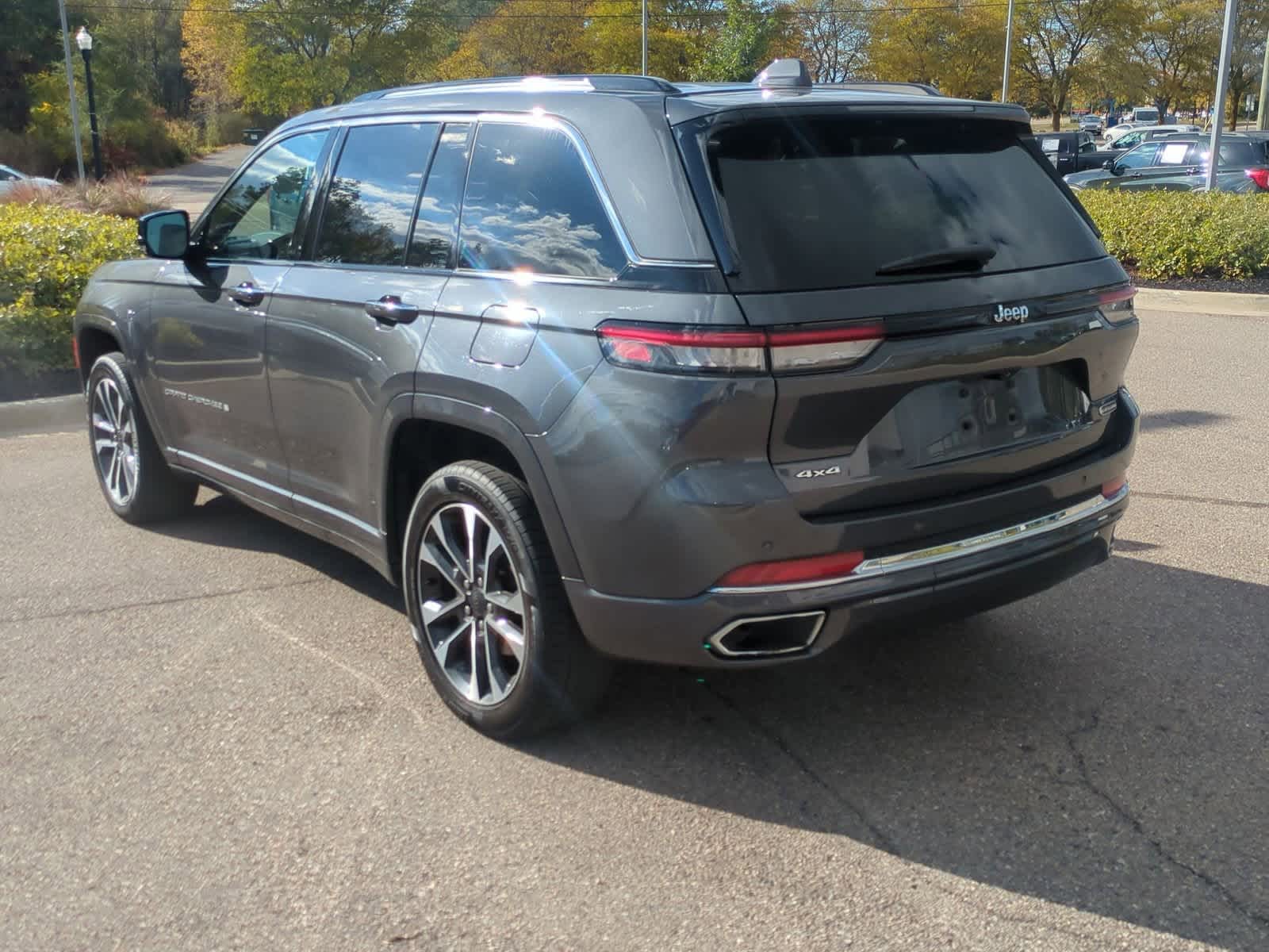 Thumbnail: 2022 Jeep Grand Cherokee - 6