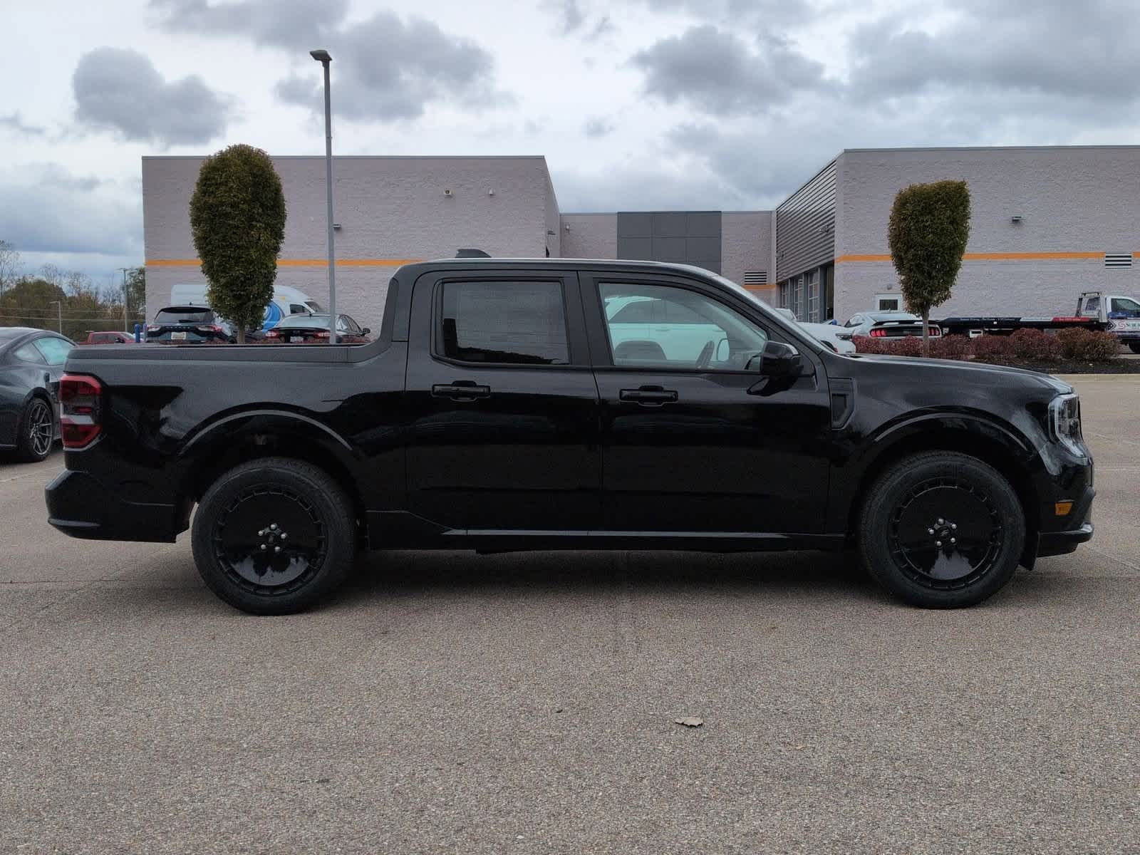 Thumbnail: 2025 Ford Maverick - 9