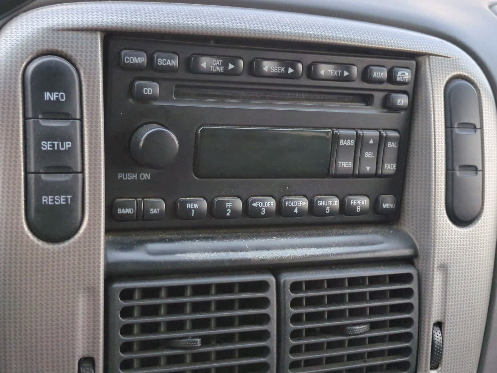 2005 Ford Explorer XLT 26