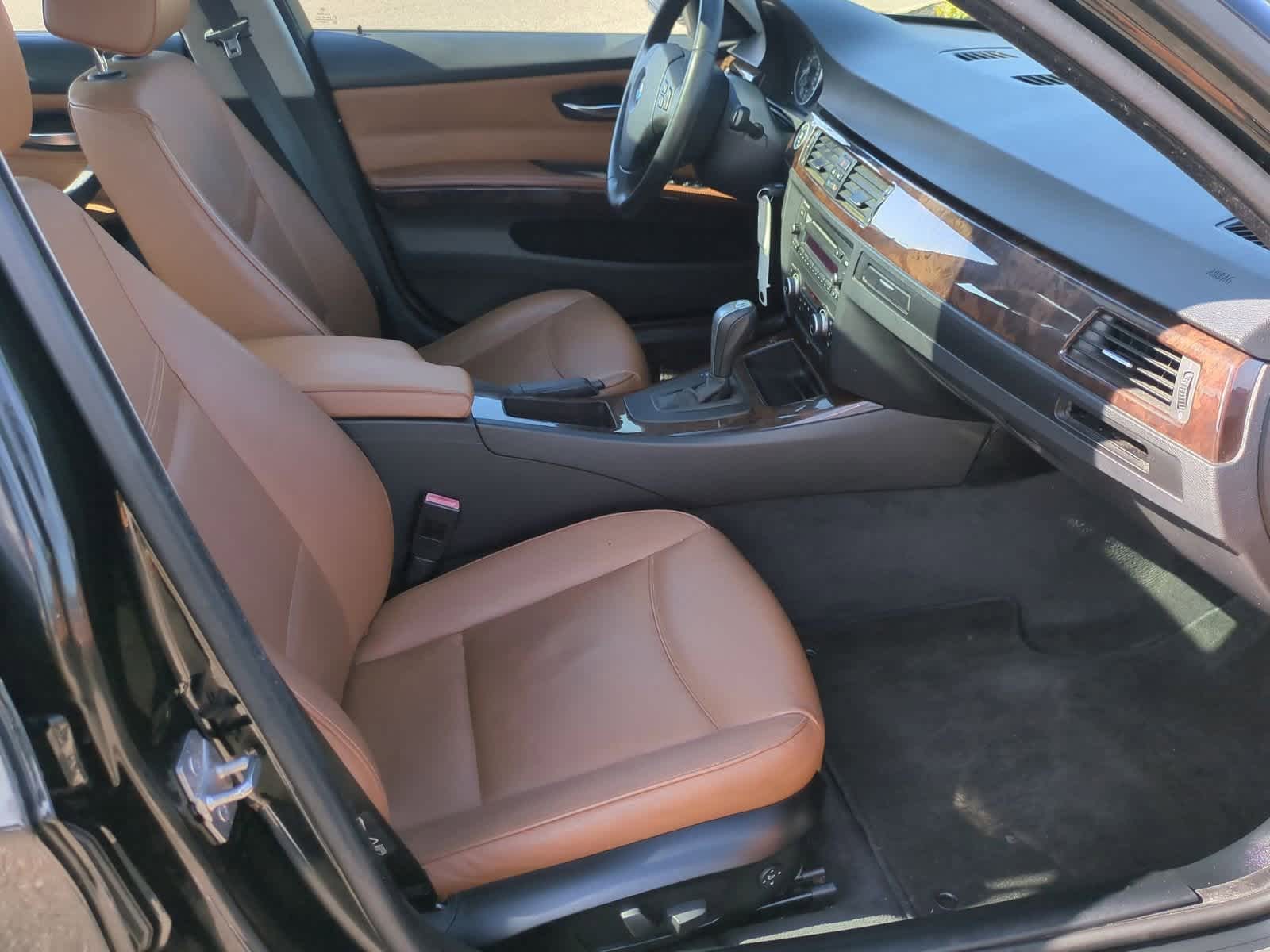 Thumbnail: 2010 BMW 3 Series - 23