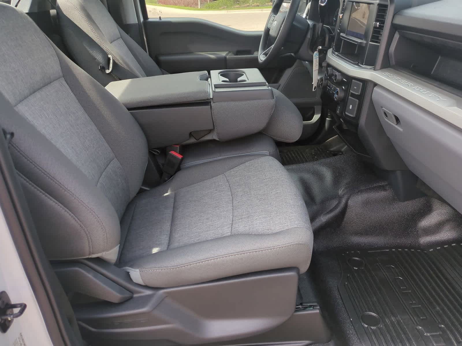 Thumbnail: 2025 Ford Econoline - 18