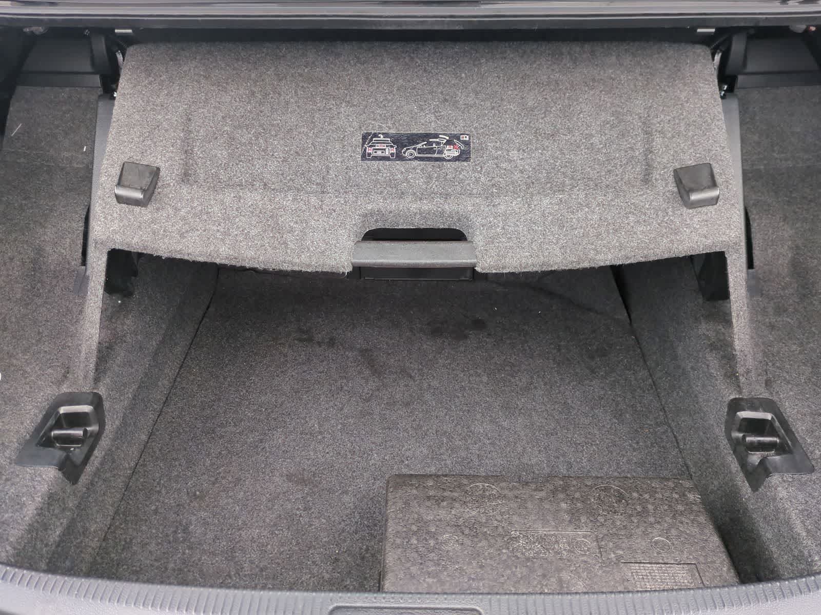 Thumbnail: 2013 Volkswagen Eos - 35